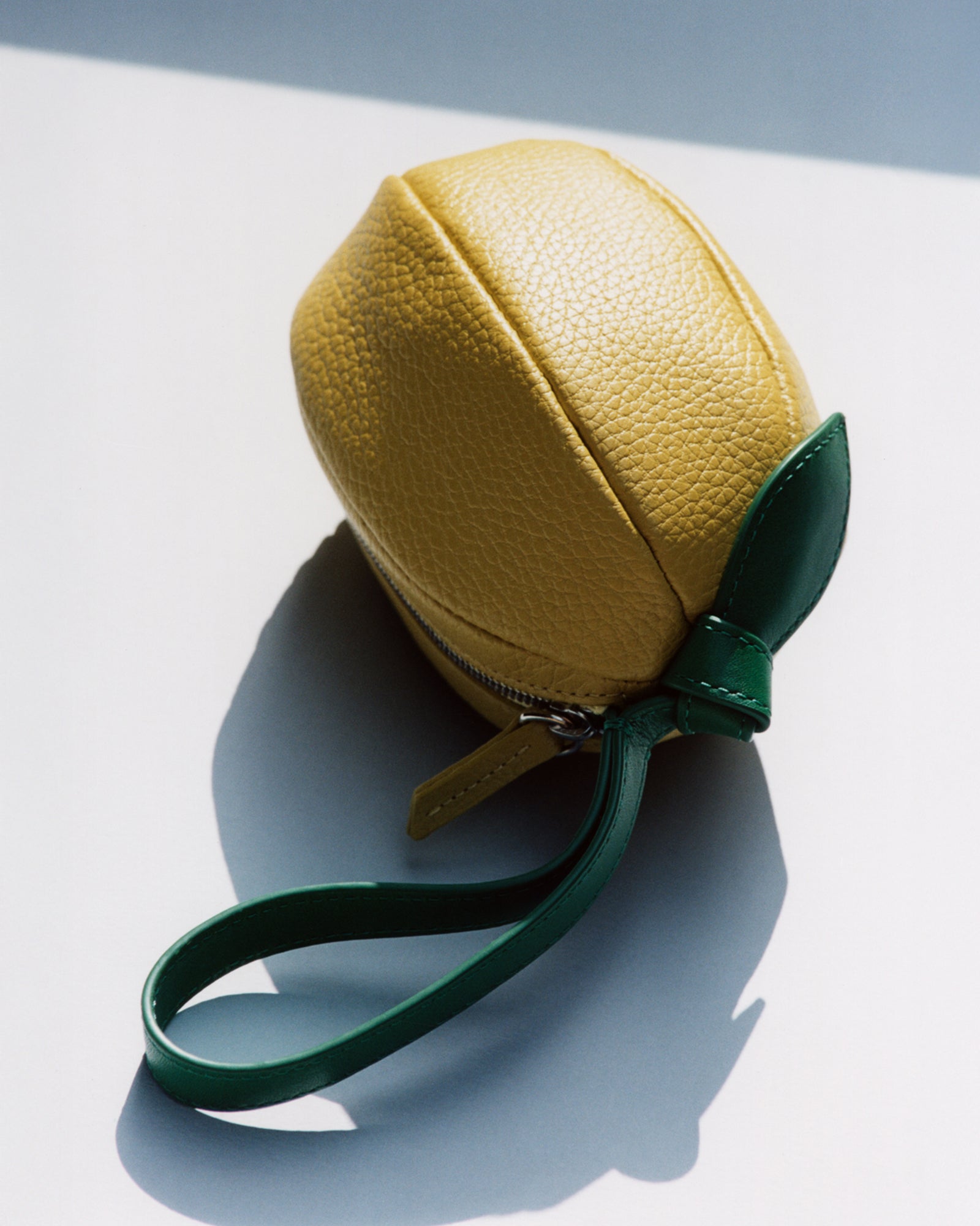 LLIMONA PURSE - Lemon-Shaped Leather Coin Purse – Hereu Studio display picture 2