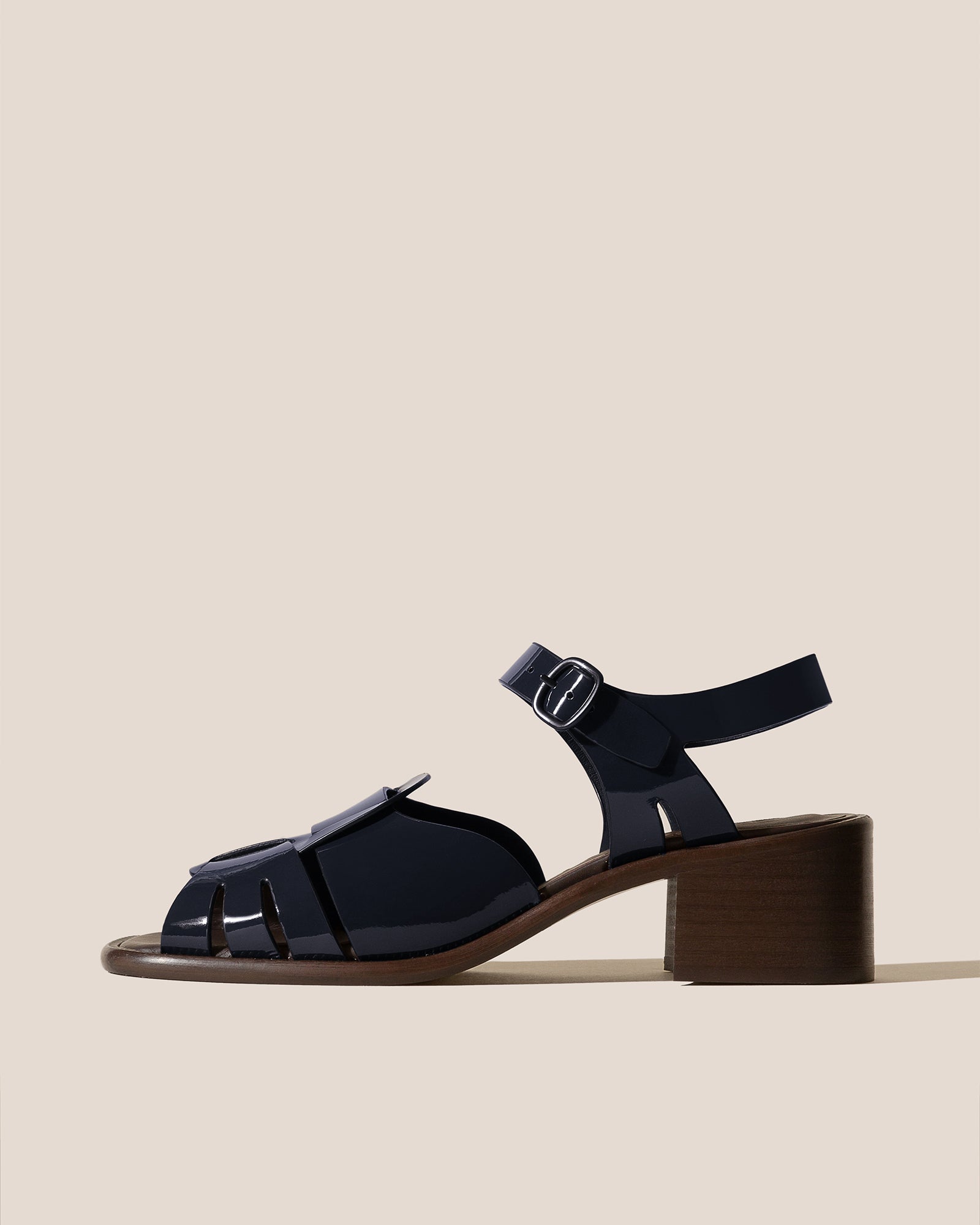 Hereu Ancora スクエアトゥ レザー スライド フラット サンダル ANCORA SQUARED SLIDE - Fisherman Slide – Hereu Studio