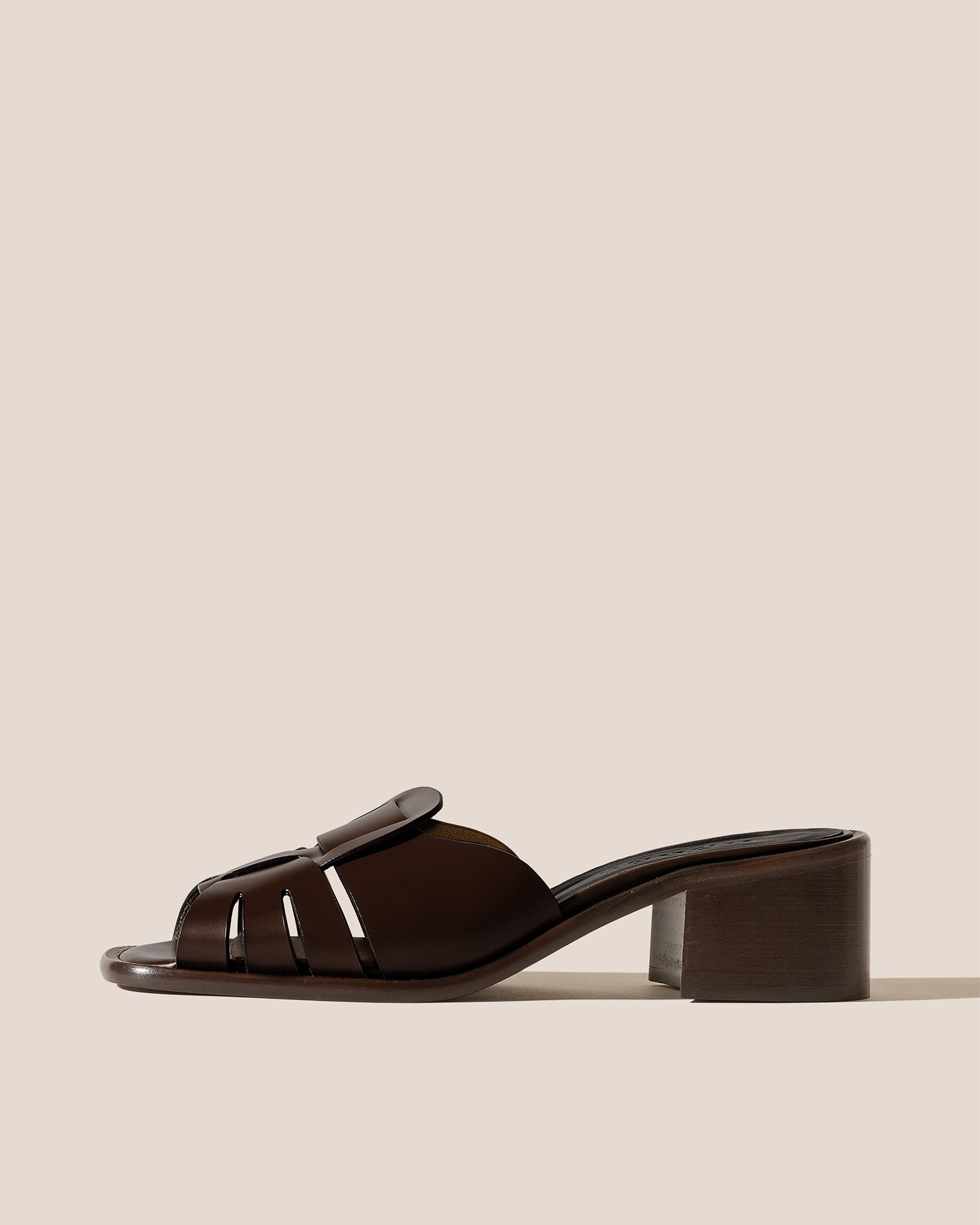 ANCORA SQUARED HEELED SLIDE - Heeled Fisherman Slide – Hereu