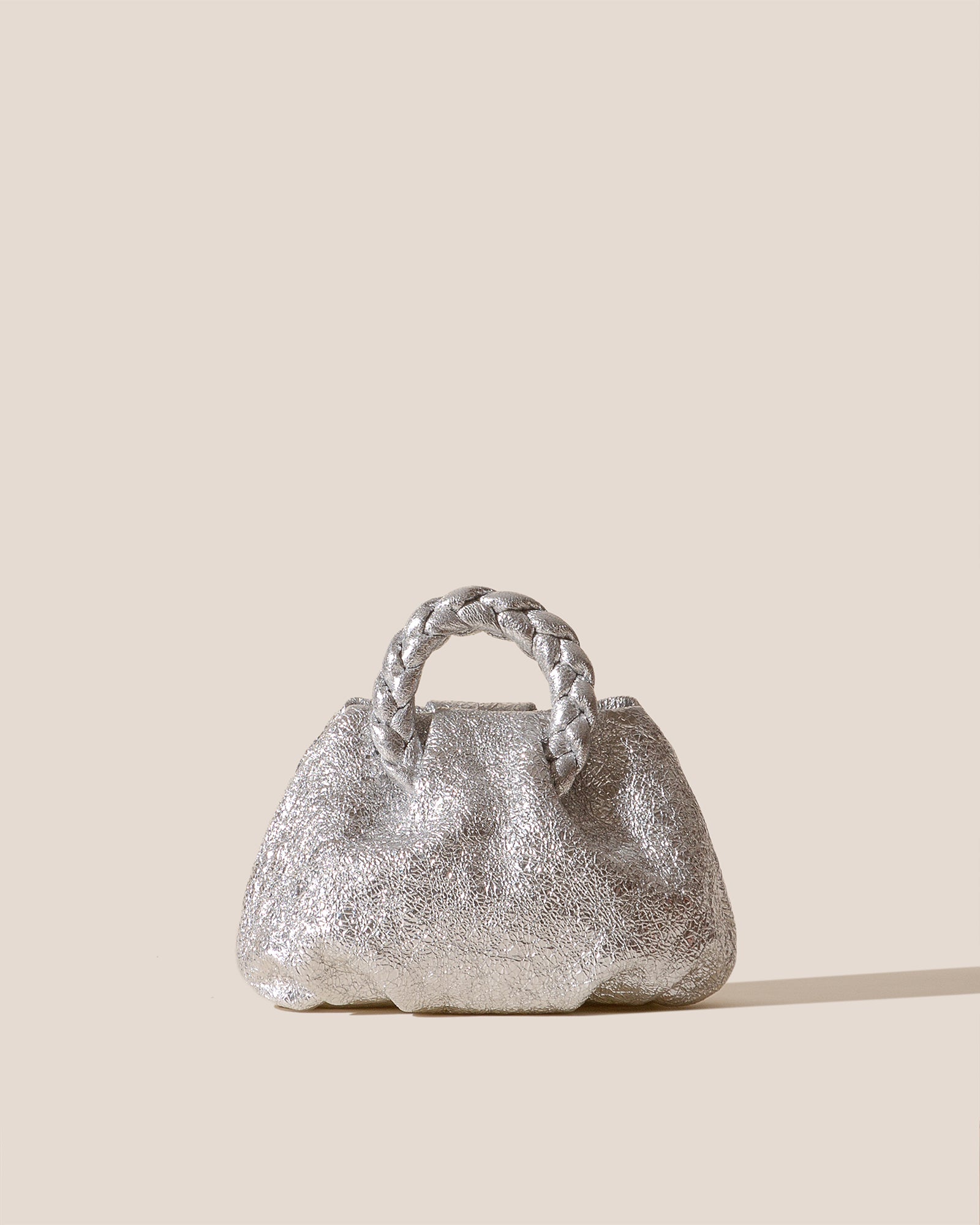 BOMBON CRINKLED METALLIC - Plaited-handle Leather Handbag – Hereu