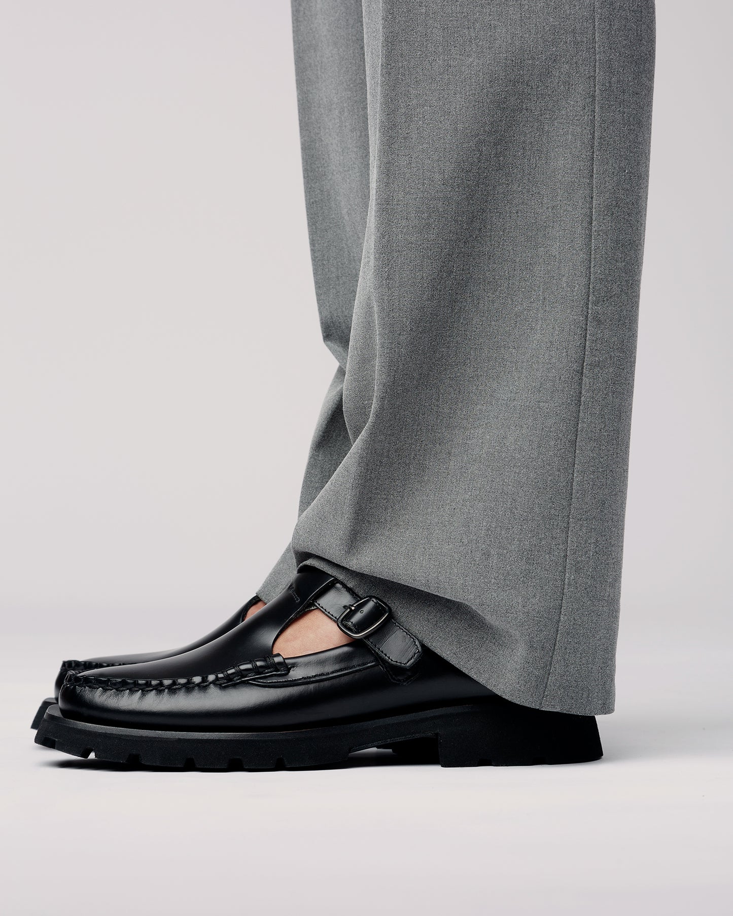 ALBER SPORT - Men's Tread Sole T-Bar Loafer