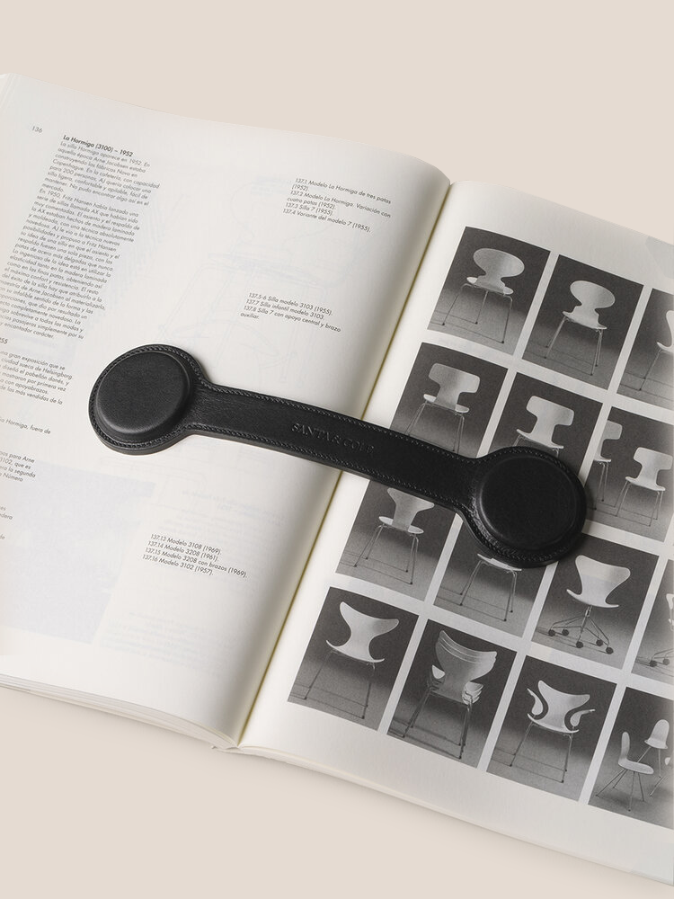 ESCRIBANO - Leather Page Holder by Santa & Cole