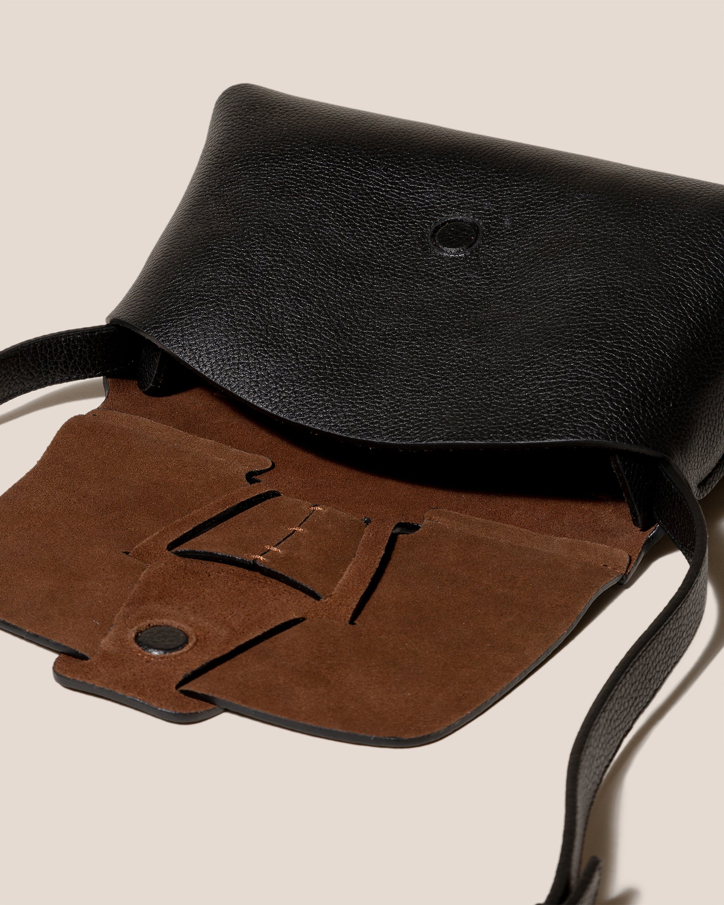 MABRA CROSSBODY GRAINY - Woven Detailed Crossbody Bag