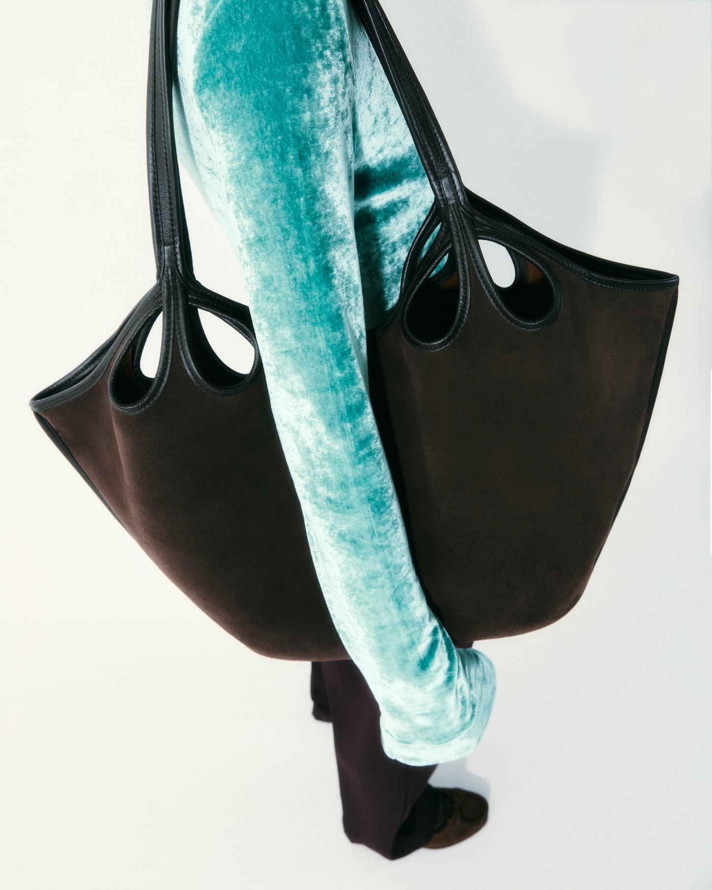 ESCALA SUEDE - Cut-Out Tote Bag