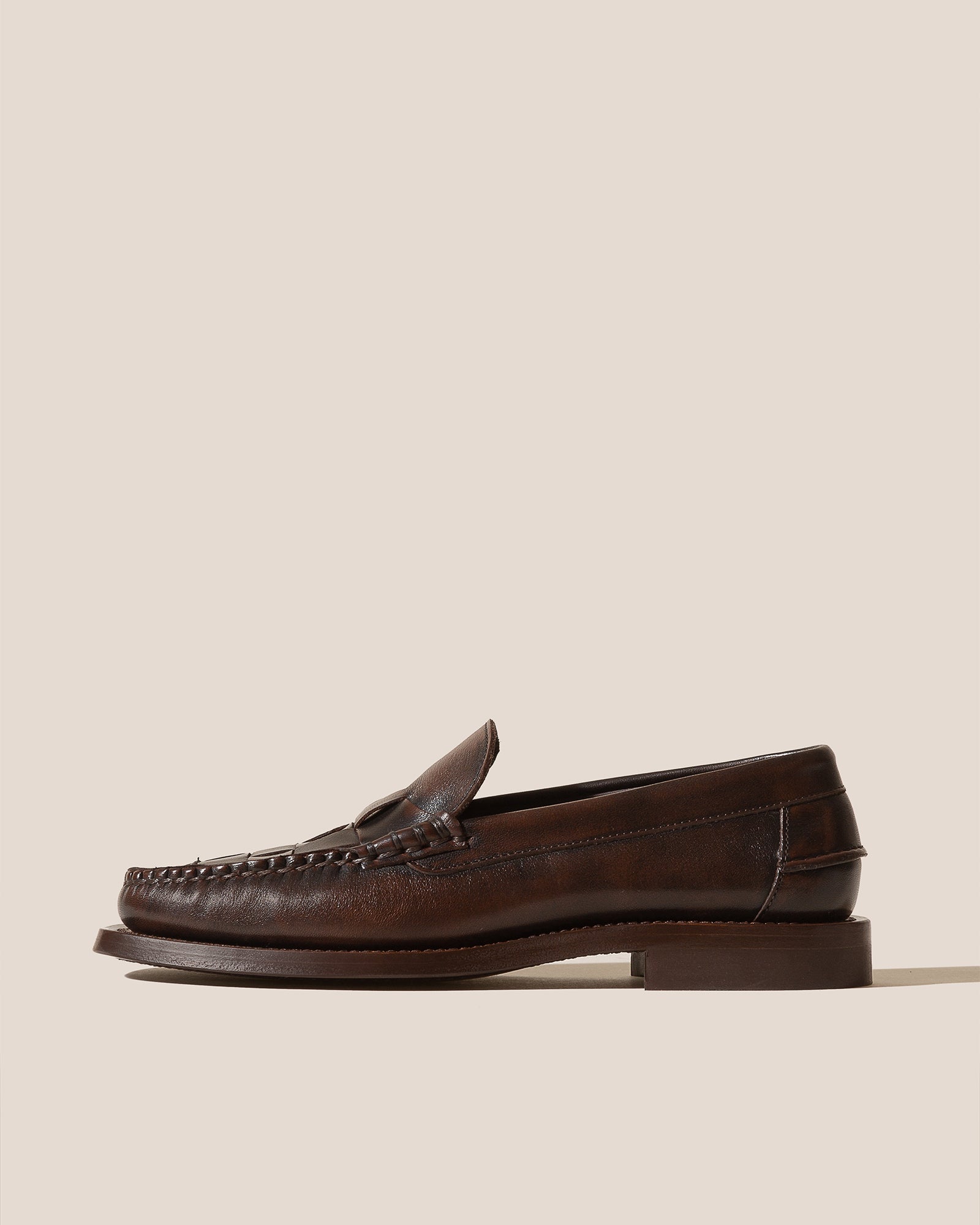 【関税込み】HEREU ブラウン Nombela Duotone ローファー NOMBELA DUOTONE - Men's Interwoven Detail Slip-on Loafer