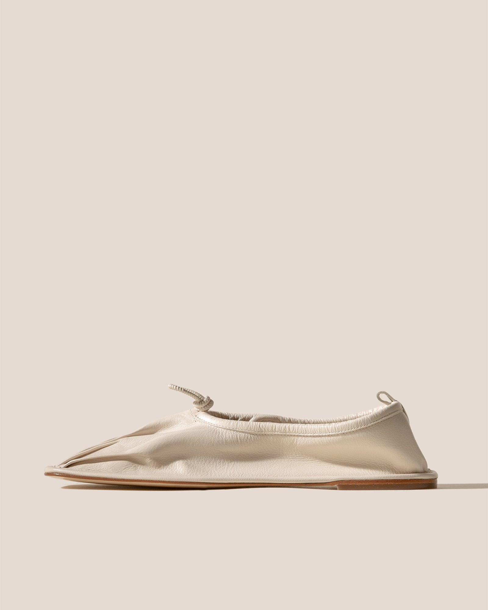 【HEREU】PUNTERA SUPPLE SHINY Pleated-Toe Pump PUNTERA SUPPLE SHINY - Pleated-Toe Pump – Hereu Studio