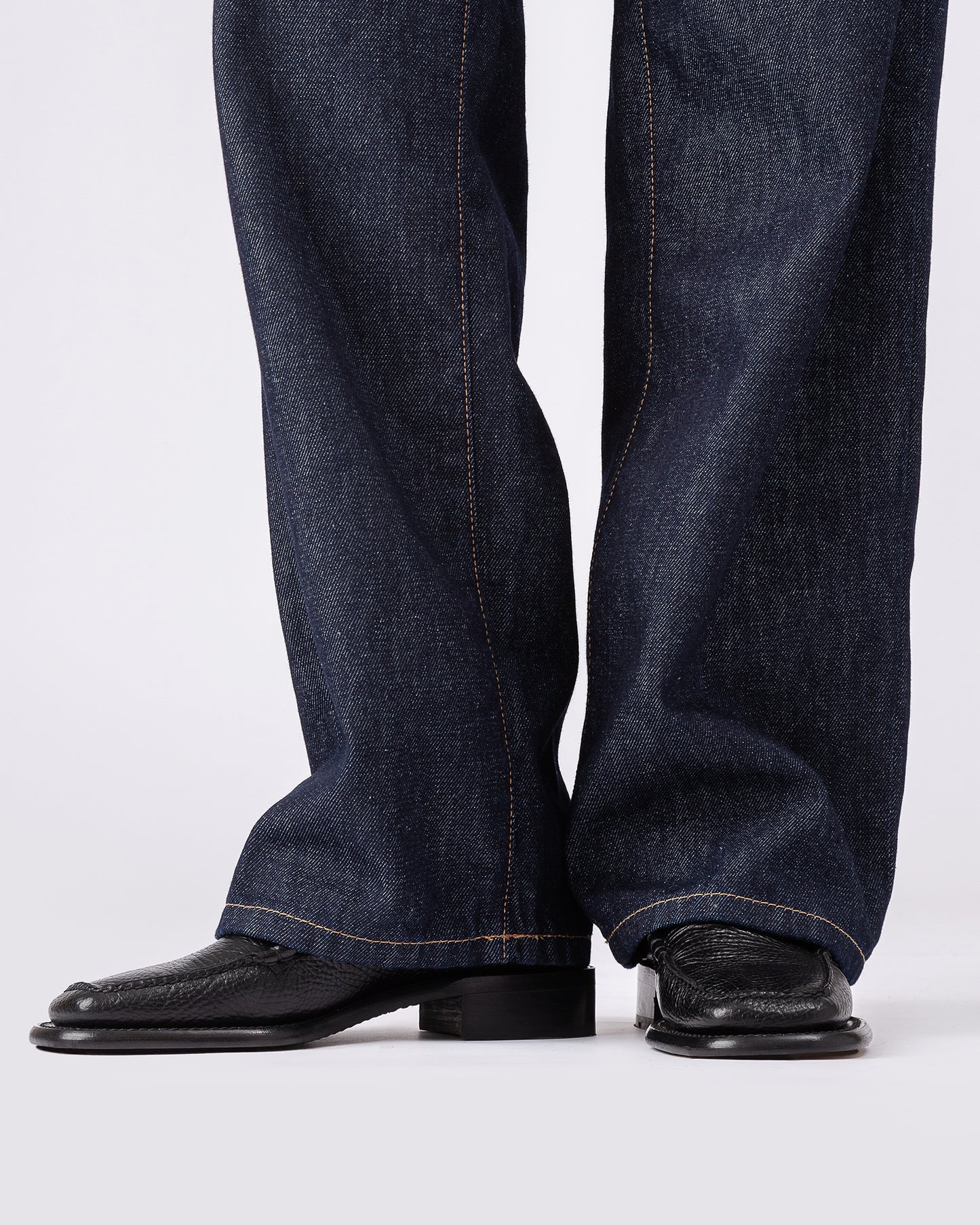 QUADRA GRAINY - Square-Toe Low Calf Zipped Boot