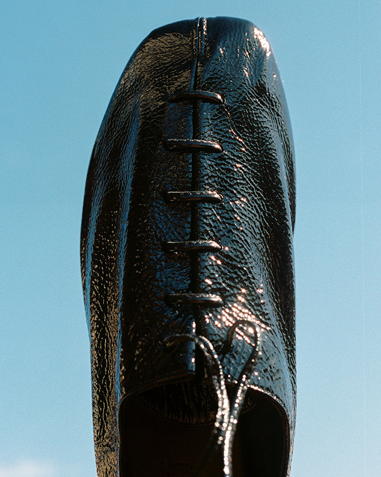 PLEGADA CRINKLED GLOSSY - Deconstructed Lace-up Shoe