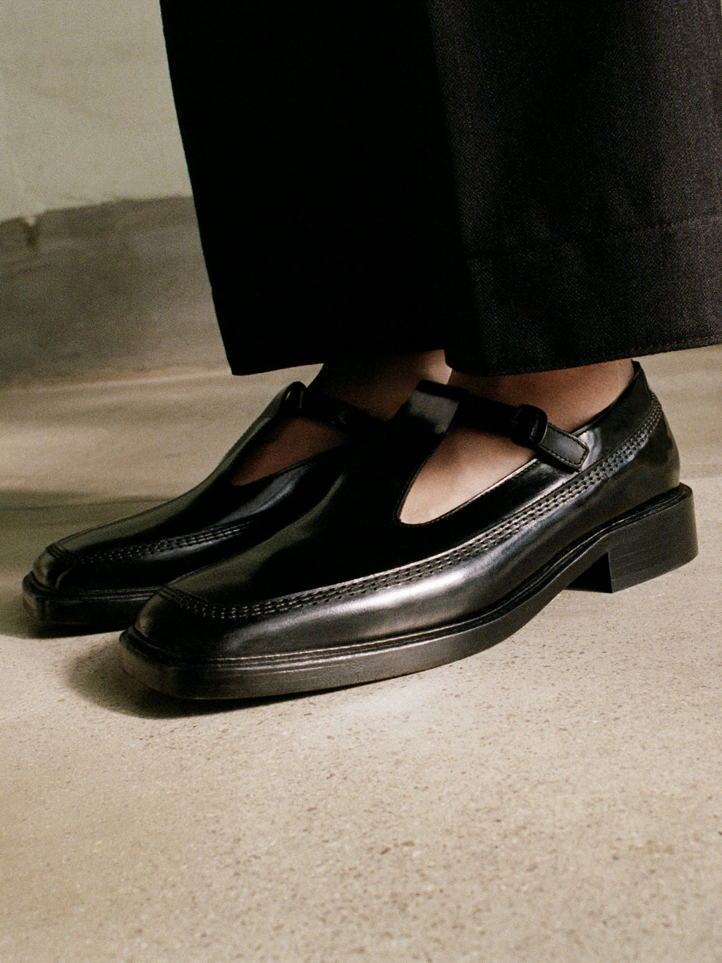LLUISA POLISHED - T-bar Loafer