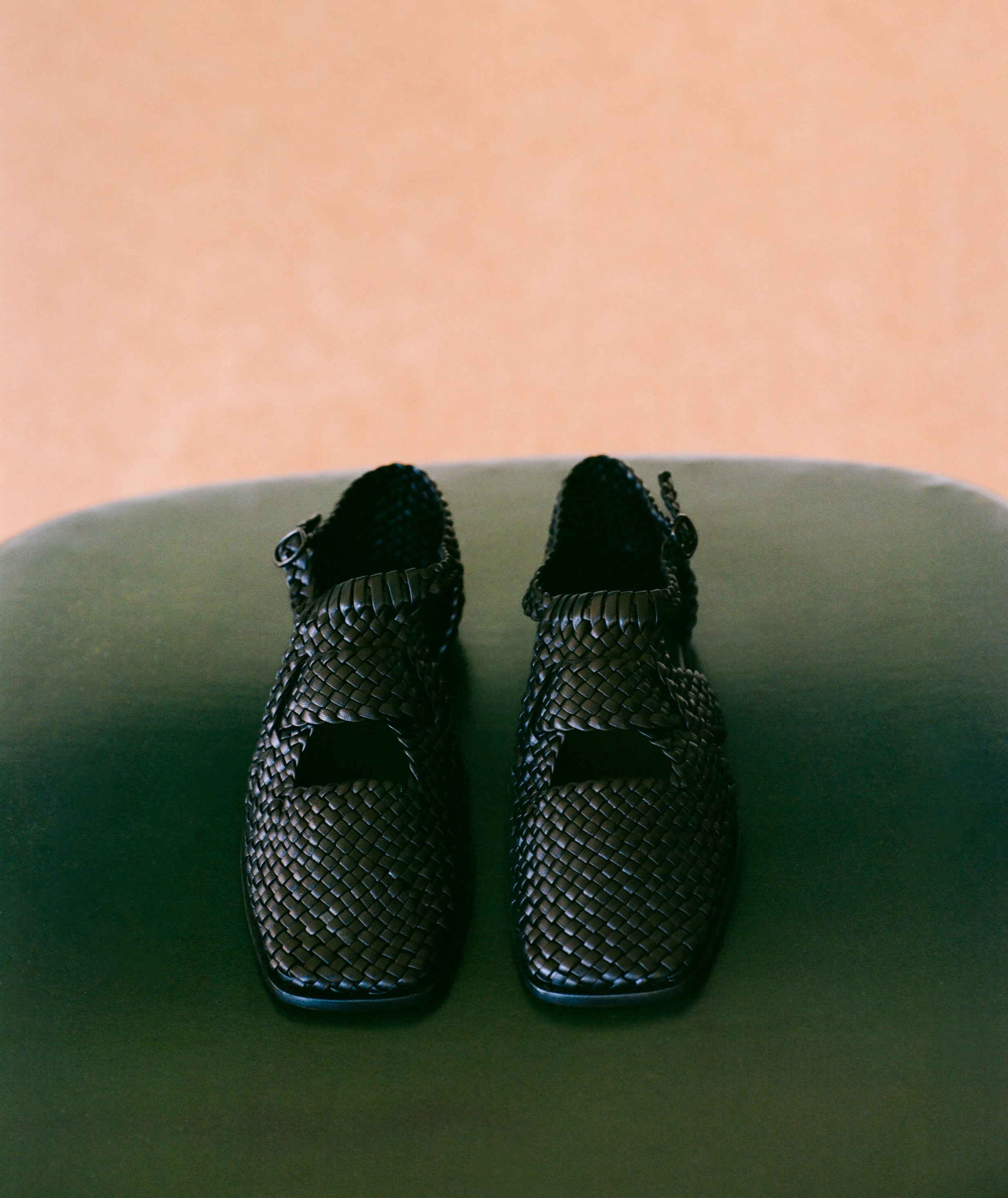 SERRA - Woven T-Bar Sandal