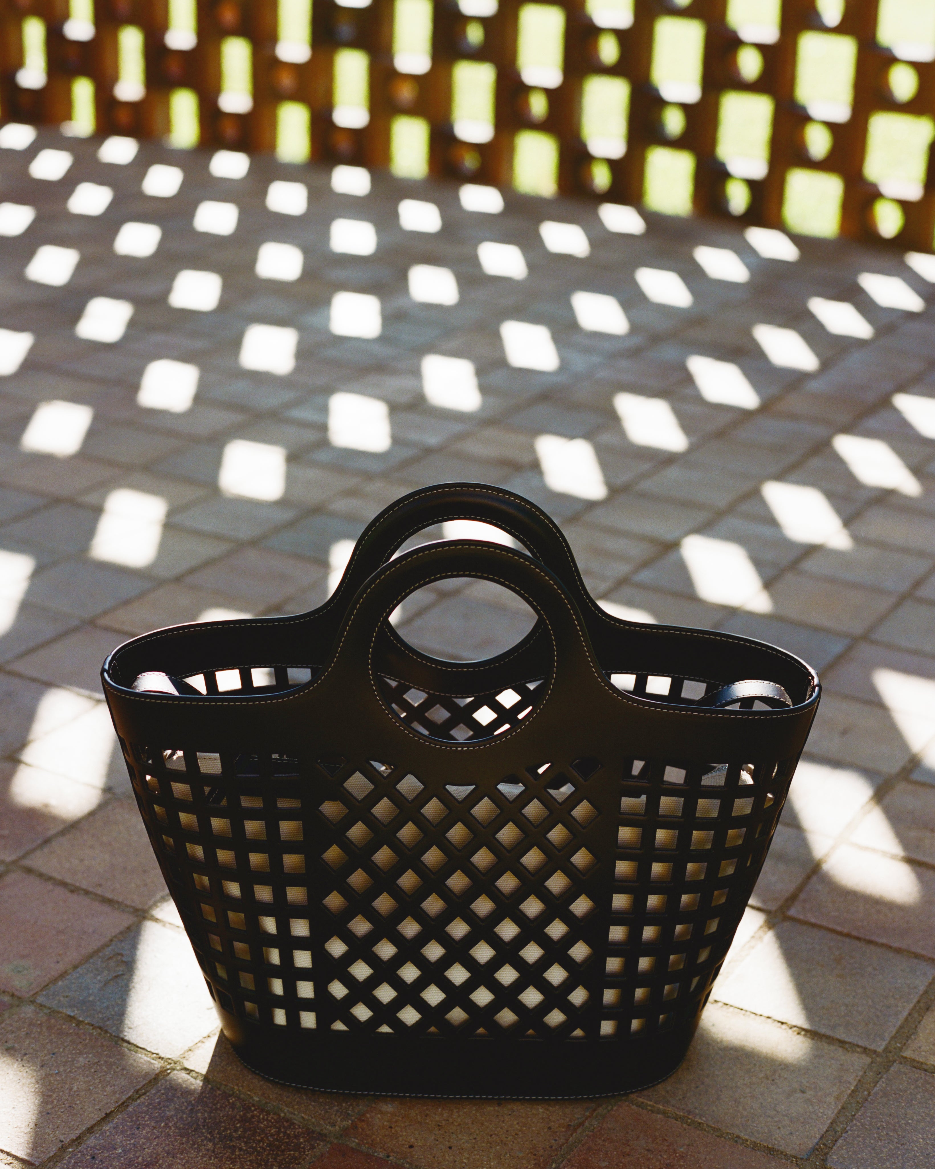 COLMADO - Cut-out Leather Tote Bag