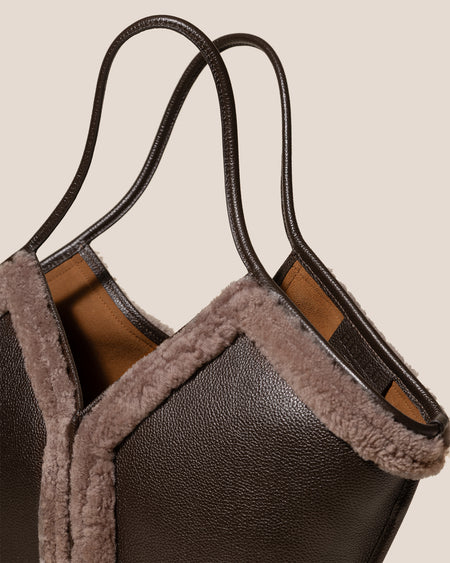 CALELLA CURLY SHEARLING TRIMS - Leather Tote Bag