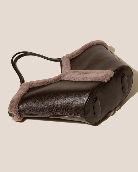 CALELLA CURLY SHEARLING TRIMS - Leather Tote Bag