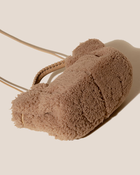 ARTA MINI CURLY SHEARLING - Pleated Crossbody Bag