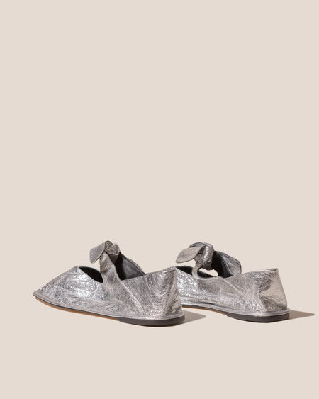LLASADA CRINKLED METALLIC - Front-Knot Pump