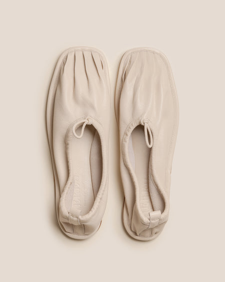 PUNTERA SUPPLE SHINY - Pleated-Toe Pump