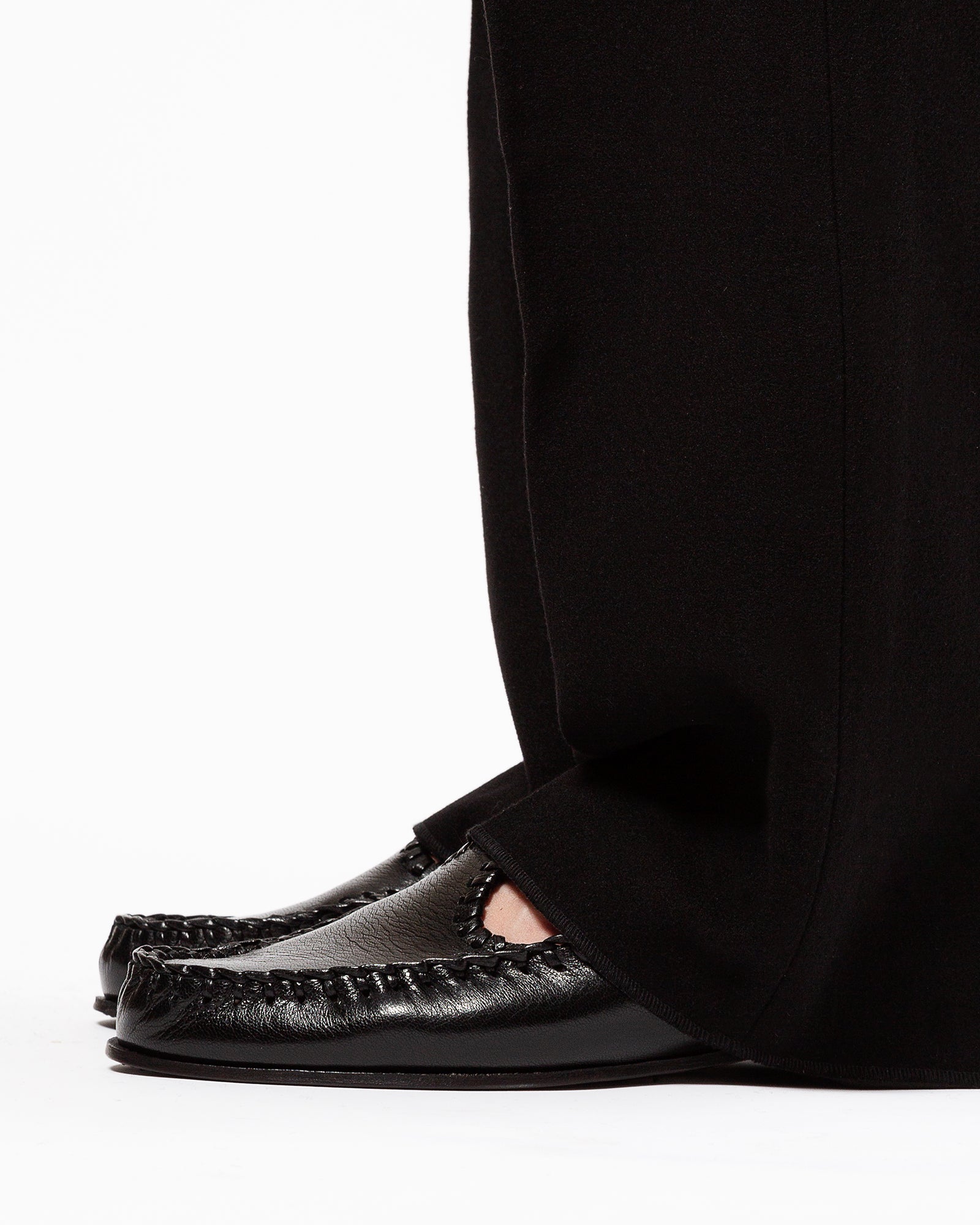 【HEREU】ALCOVER SUPPLE SHINY Braided Seams T-bar Loafer ALCOVER SUPPLE SHINY - Men's Braided Seams T-bar Loafer