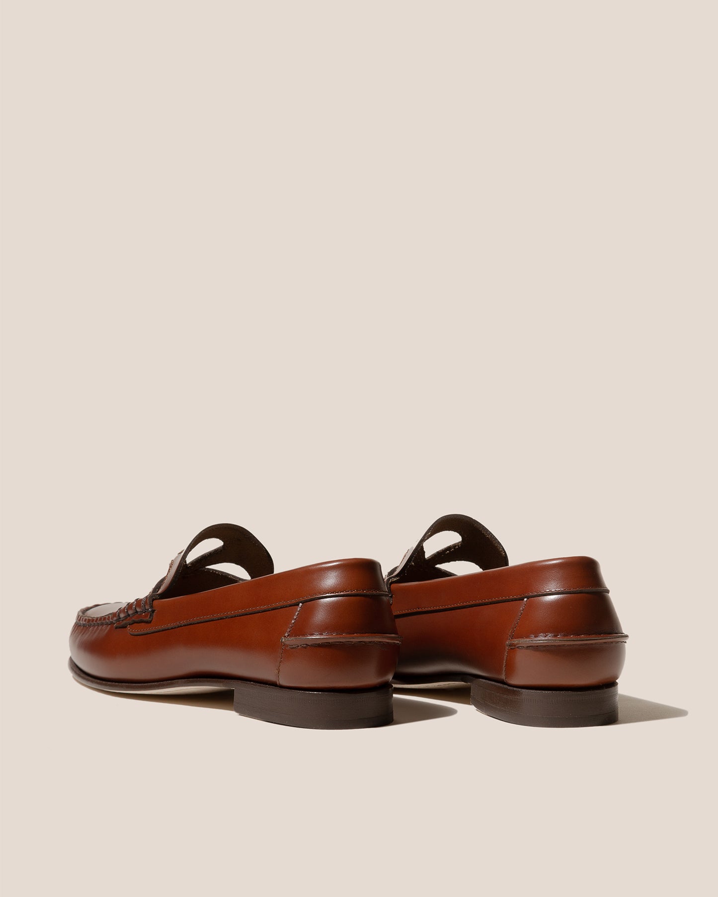 ANANCLA - Cut-Out Slip-On Loafer