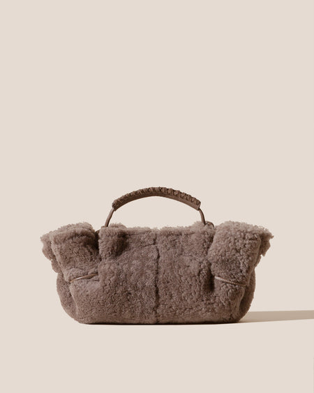 ARTA MINI CURLY SHEARLING - Pleated Crossbody Bag