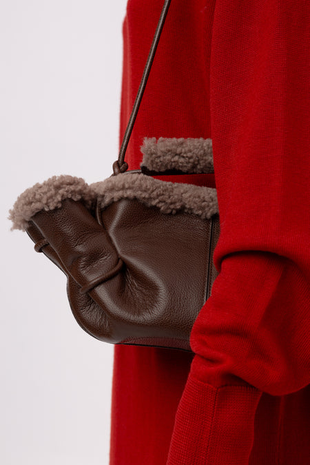 ARTA MINI CURLY SHEARLING TRIMS - Pleated Crossbody Bag