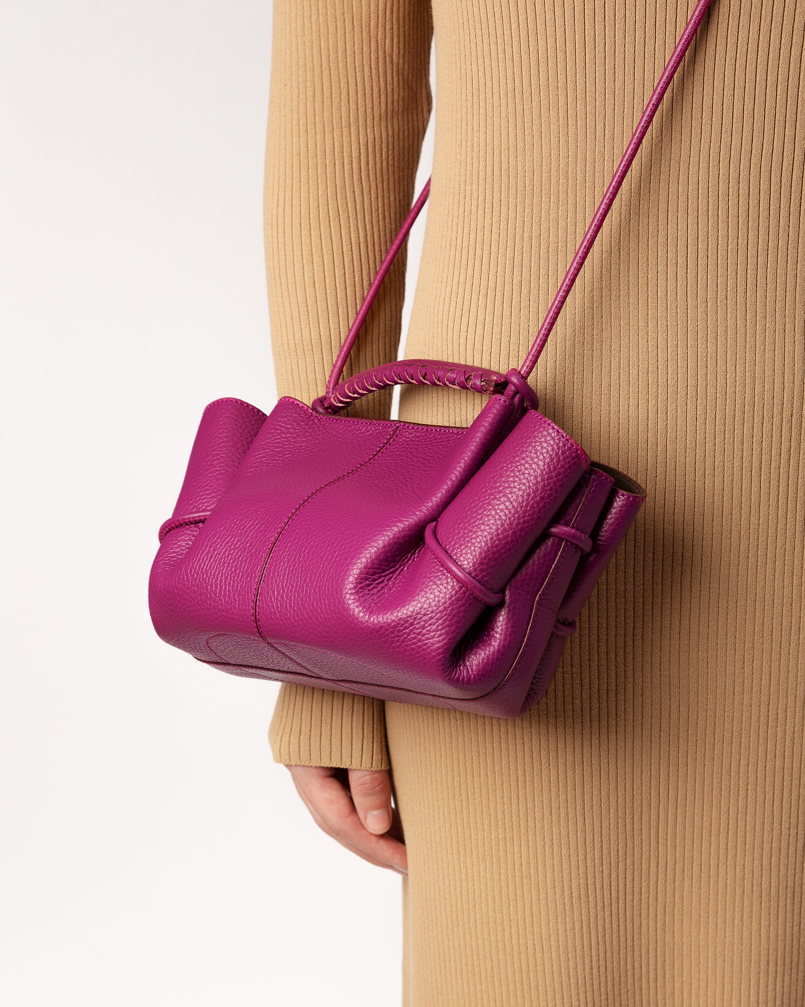 ARTA MINI GRAINY - Pleated Crossbody Bag