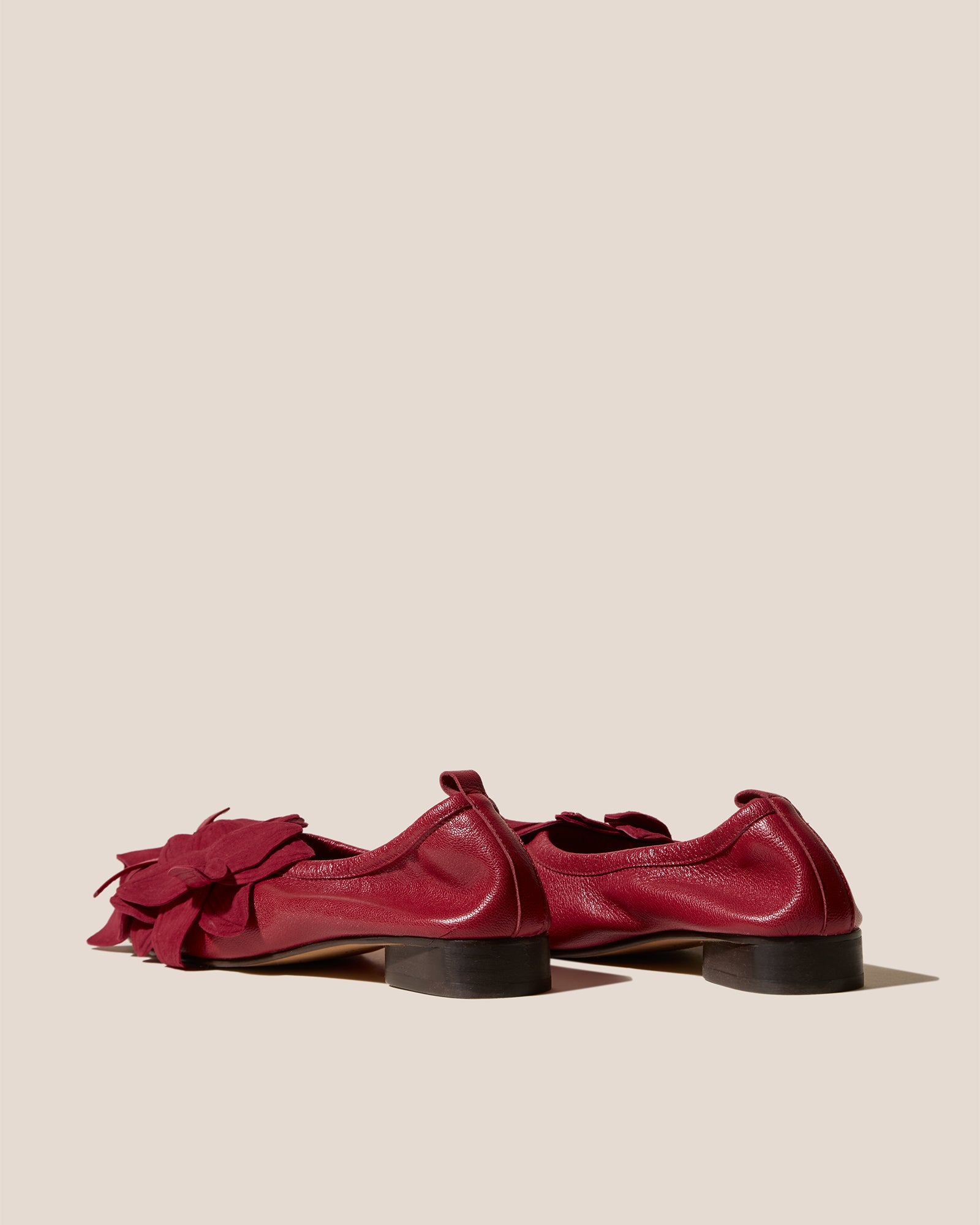 FLORIDA - Flower-Detail Mid-Heel Pump