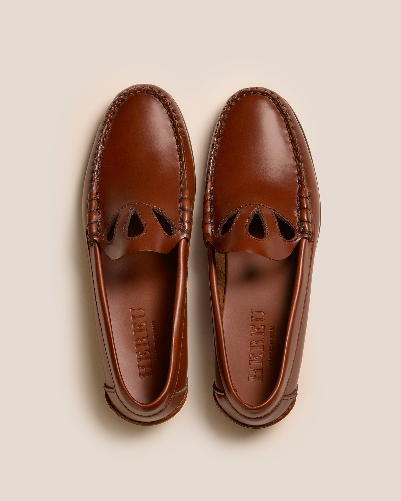 HEREU ''ANANCLA'' (TAN)　37サイズ HEREU ''ANANCLA'' (TAN) 37サイズ ANANCLA - Cut-Out Slip-On Loafer