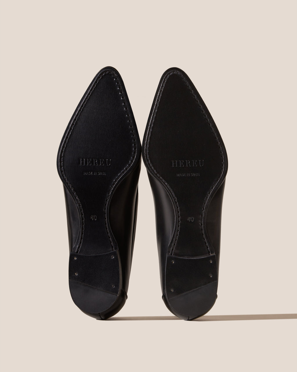 ARESTA - Pointy Moccasin Flat