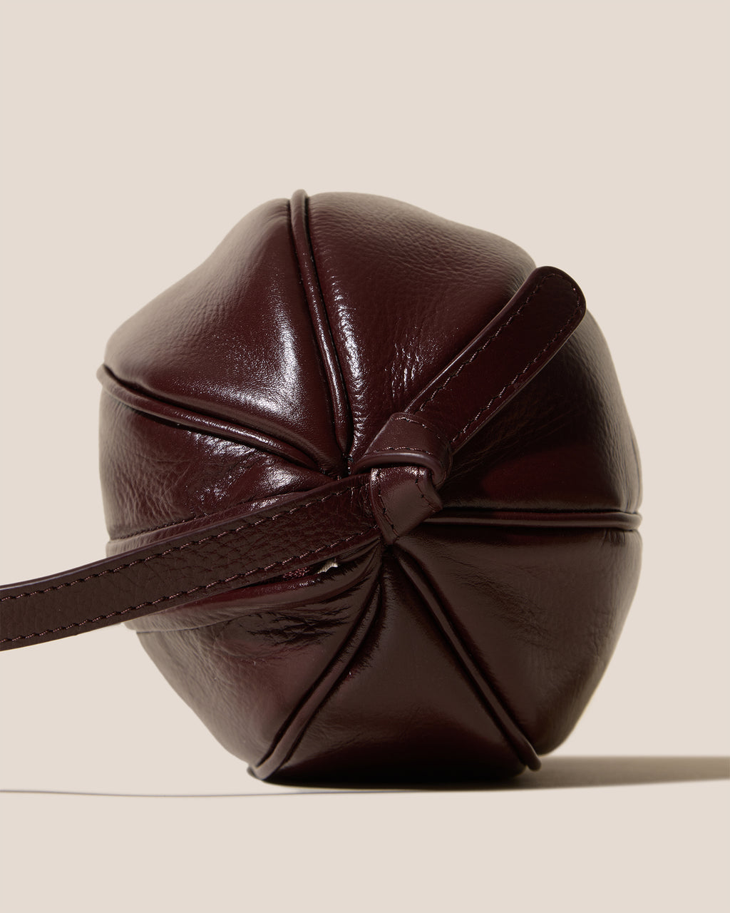 BOYA DISTRESSED - Ball-Shaped Crossbody Bag