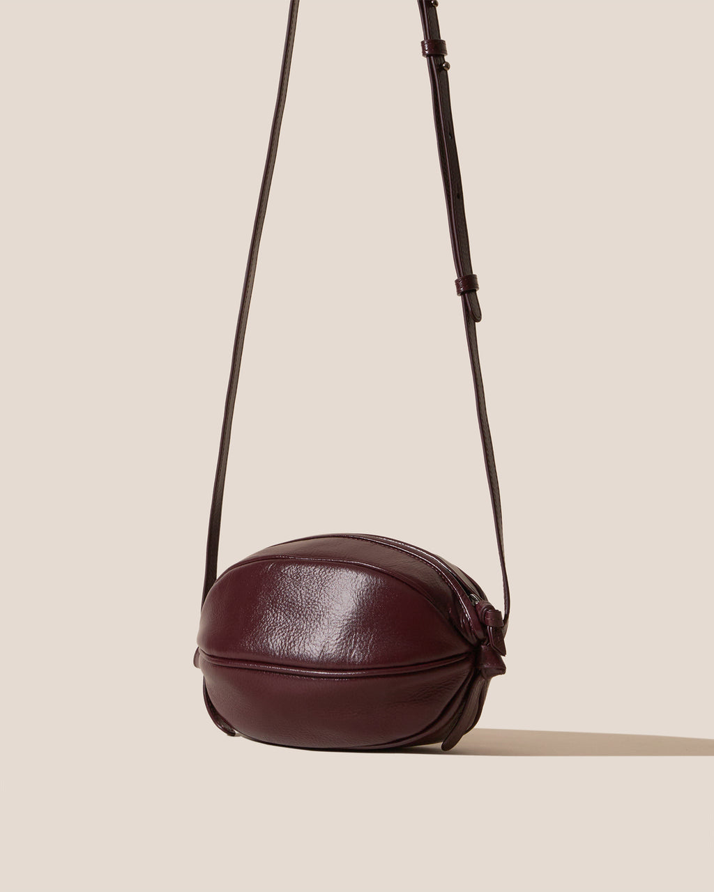 BOYA DISTRESSED - Ball-Shaped Crossbody Bag