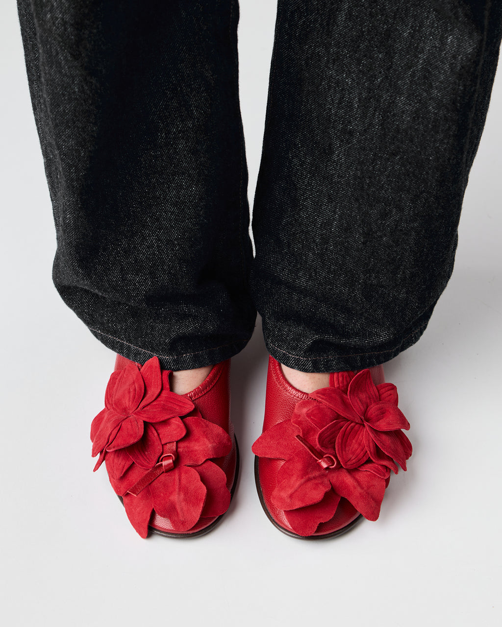 FLORIDA - Flower-Detail Mid-Heel Pump