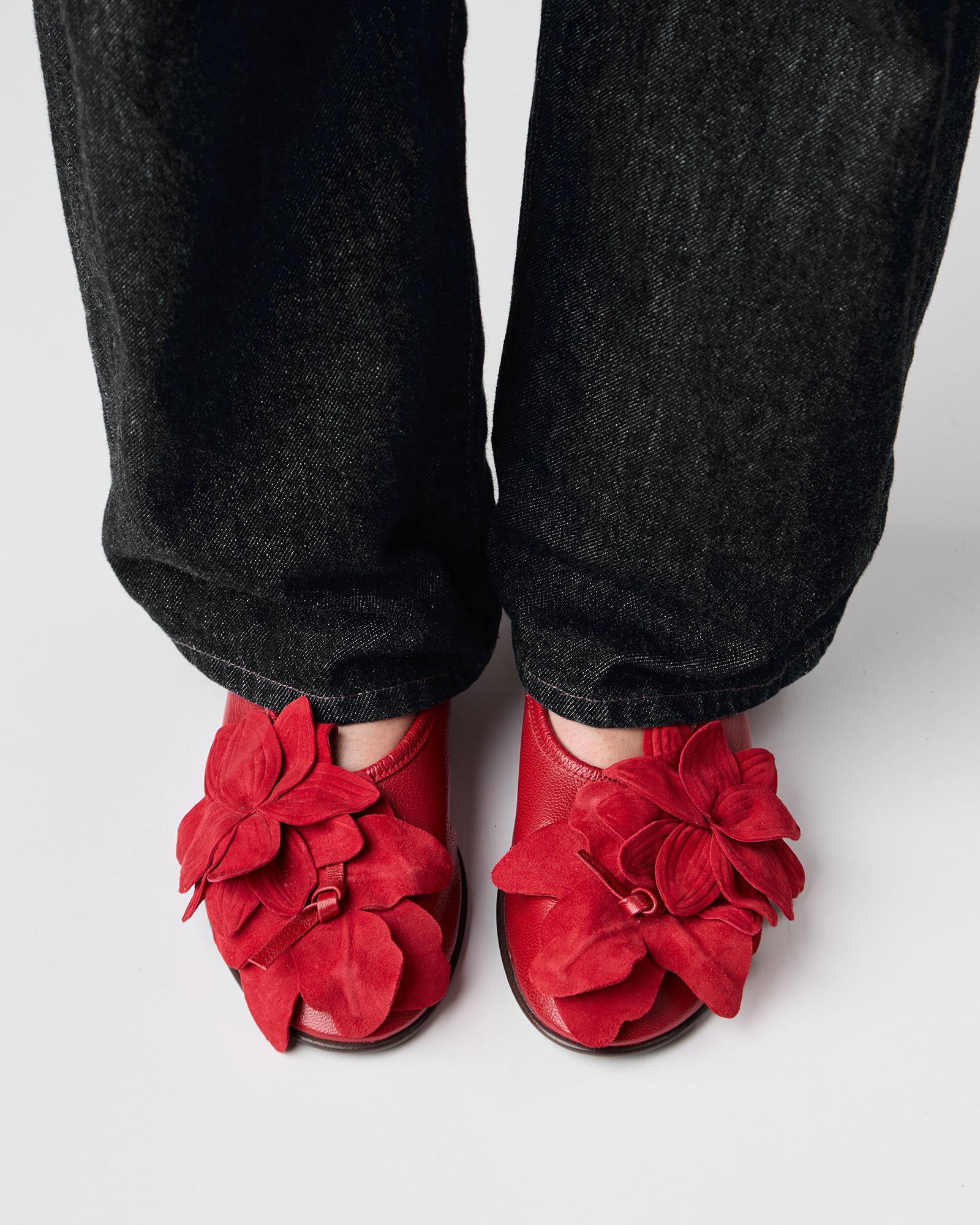 FLORIDA - Flower-Detail Mid-Heel Pump