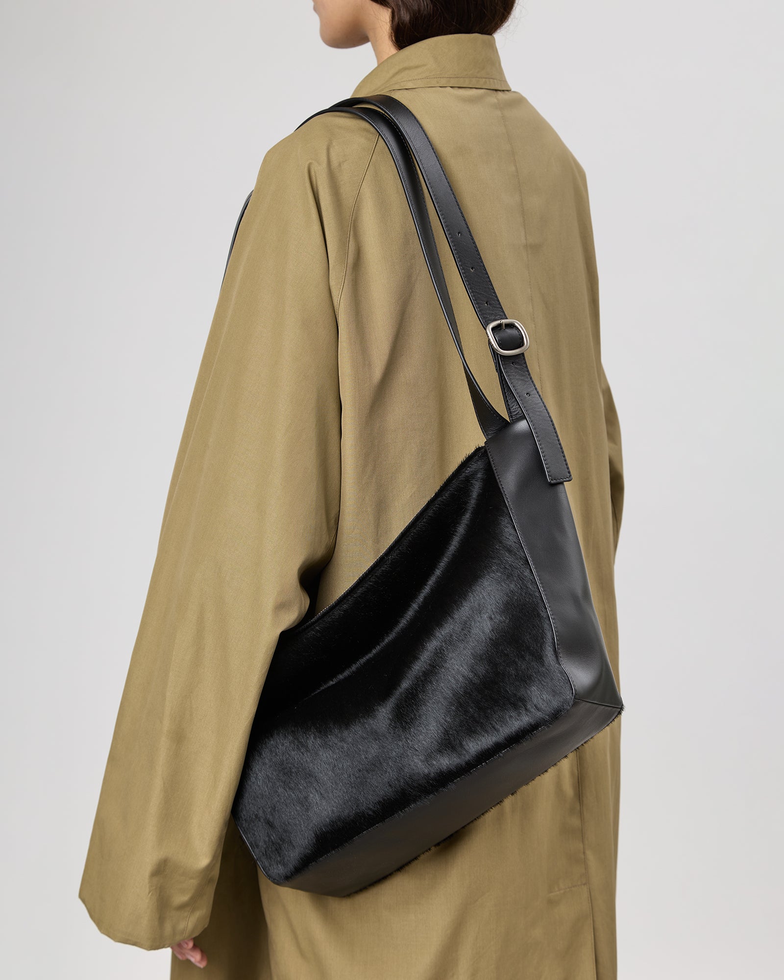 VINCLE CALF HAIR - Messenger Bag