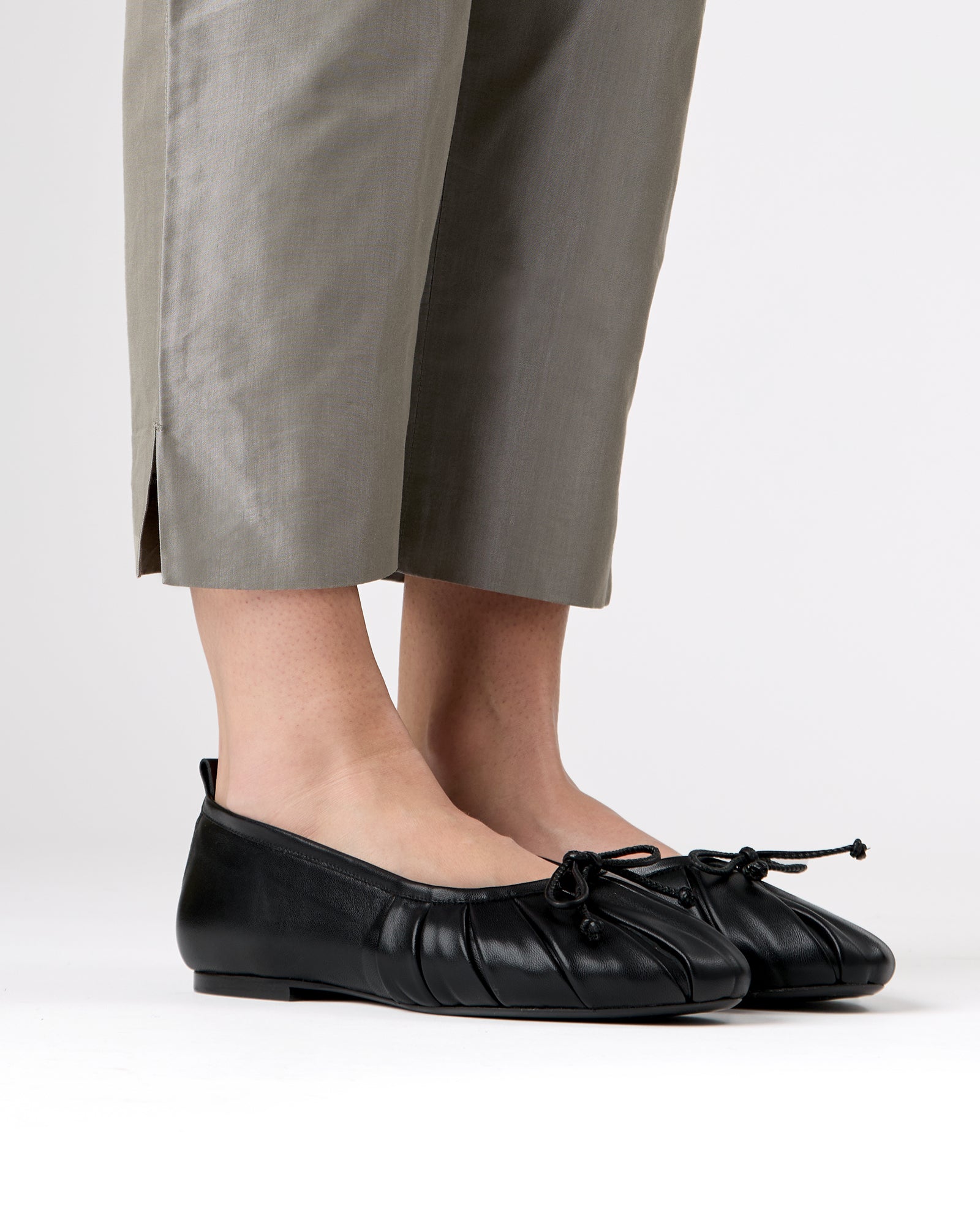 ONDINA - Pleated Flat Pump