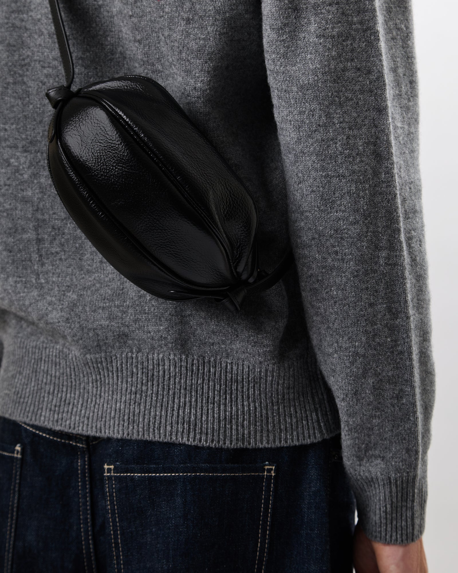 BOYA DISTRESSED - Ball-Shaped Crossbody Bag
