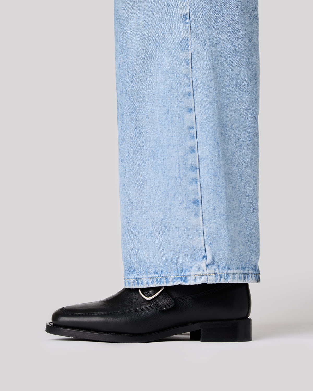 BERNAT BOOT - Men’s Buckle-Detail Low-Calf Boot