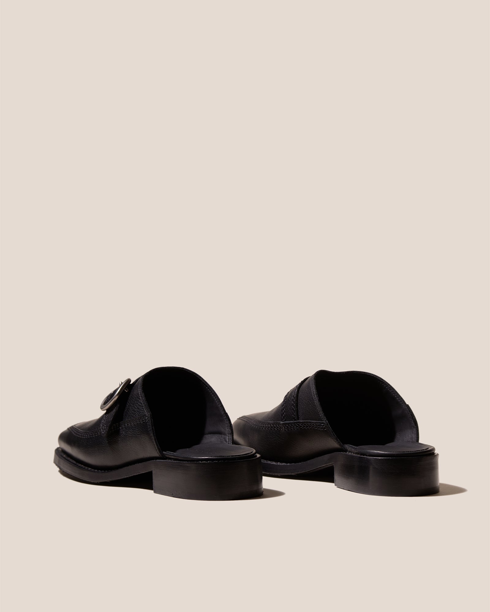 BERNAT MULE - Men’s Buckle-Detail Mule