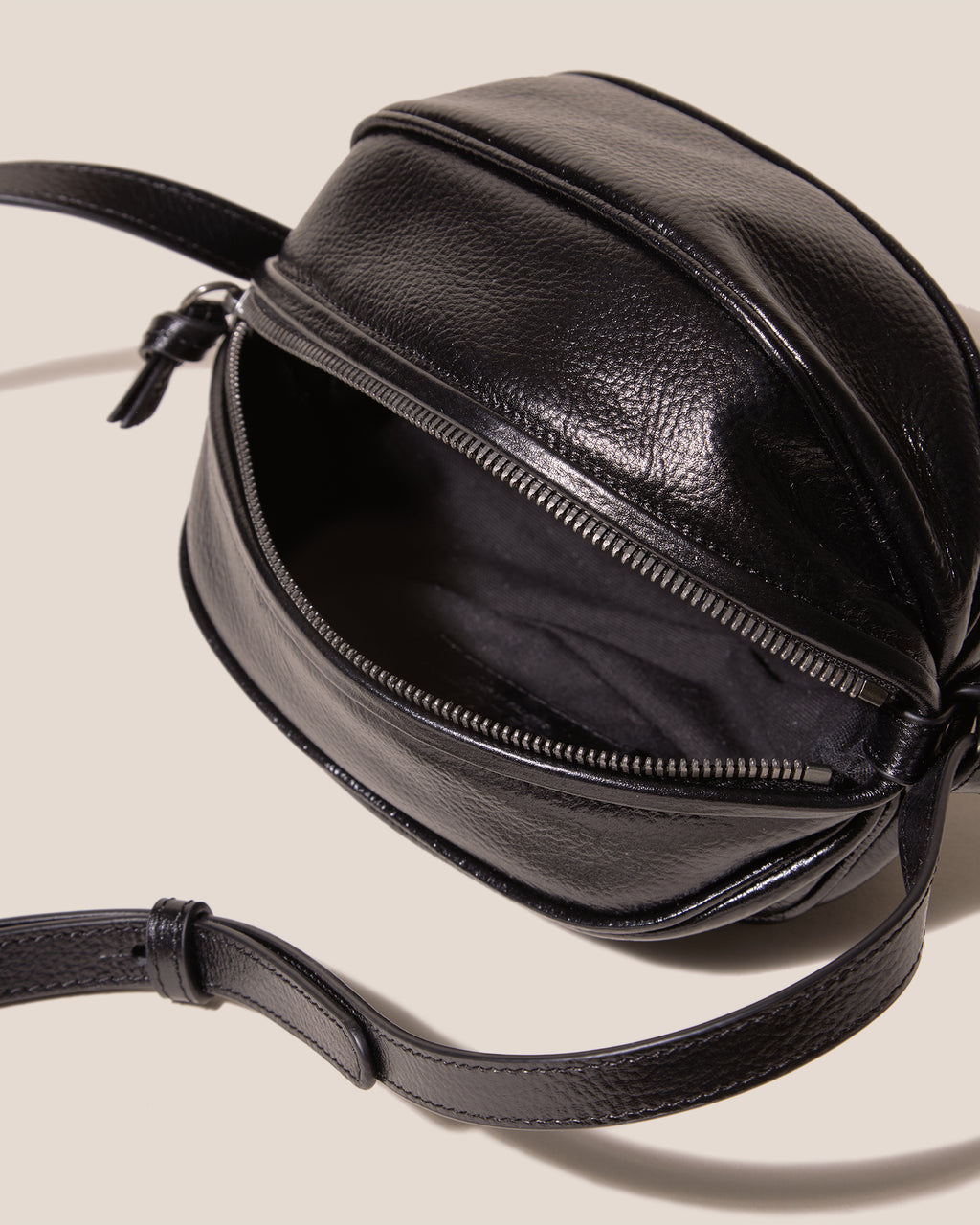 BOYA DISTRESSED - Ball-Shaped Crossbody Bag
