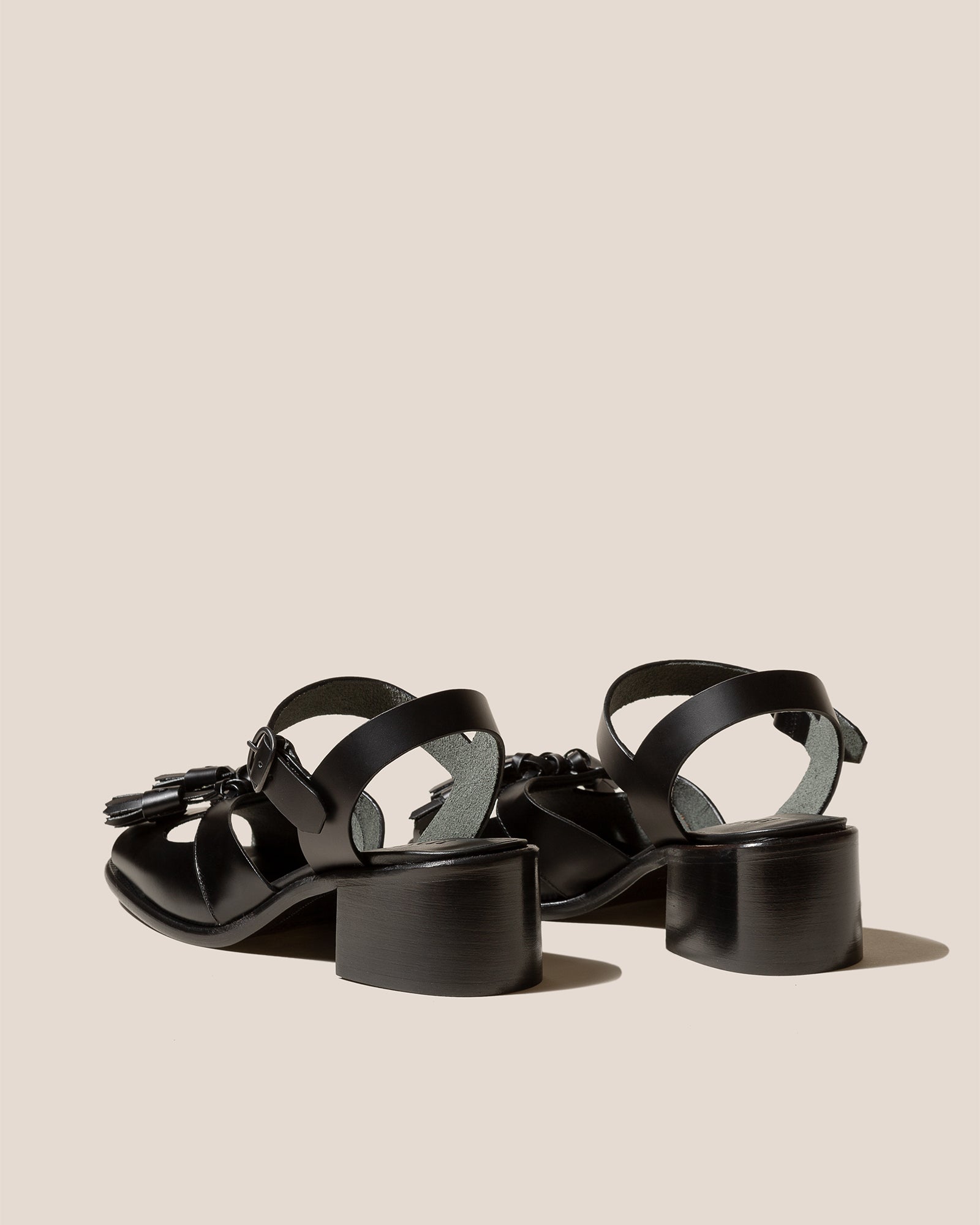 スペイン発♪HEREU☆ BOQUERIA SLIDE - Open-Toe Tasseled Slide BOQUERIA SLIDE - Open-Toe Tasseled Slide – Hereu Studio