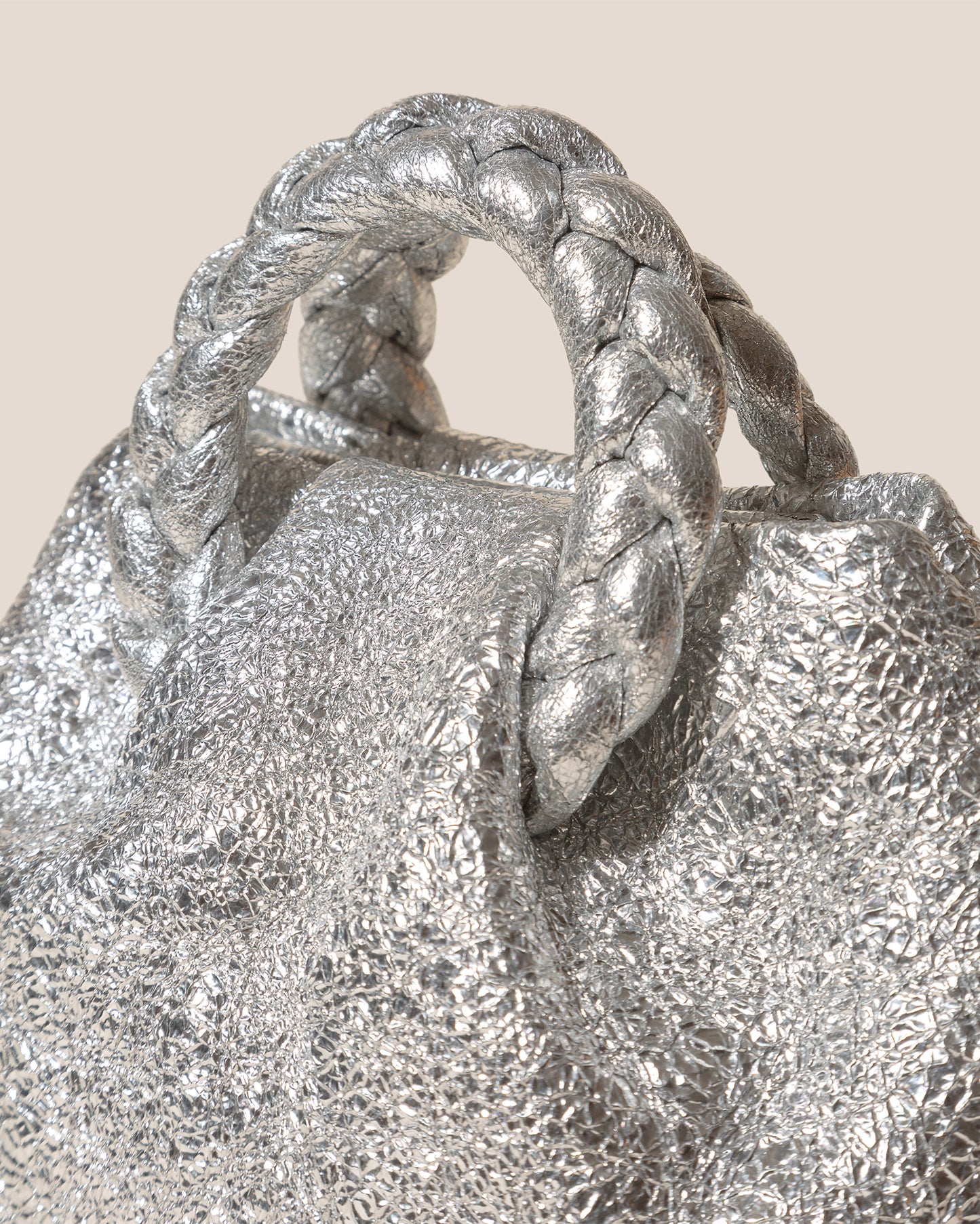 BOMBON CRINKLED METALLIC - Plaited-handle Leather Handbag