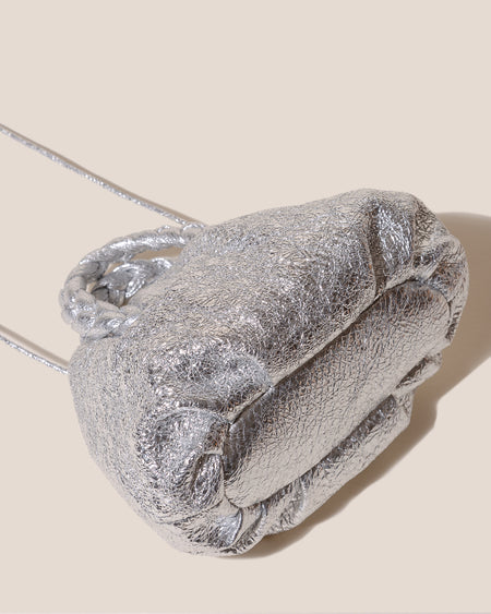 BOMBON CRINKLED METALLIC - Plaited-handle Leather Handbag