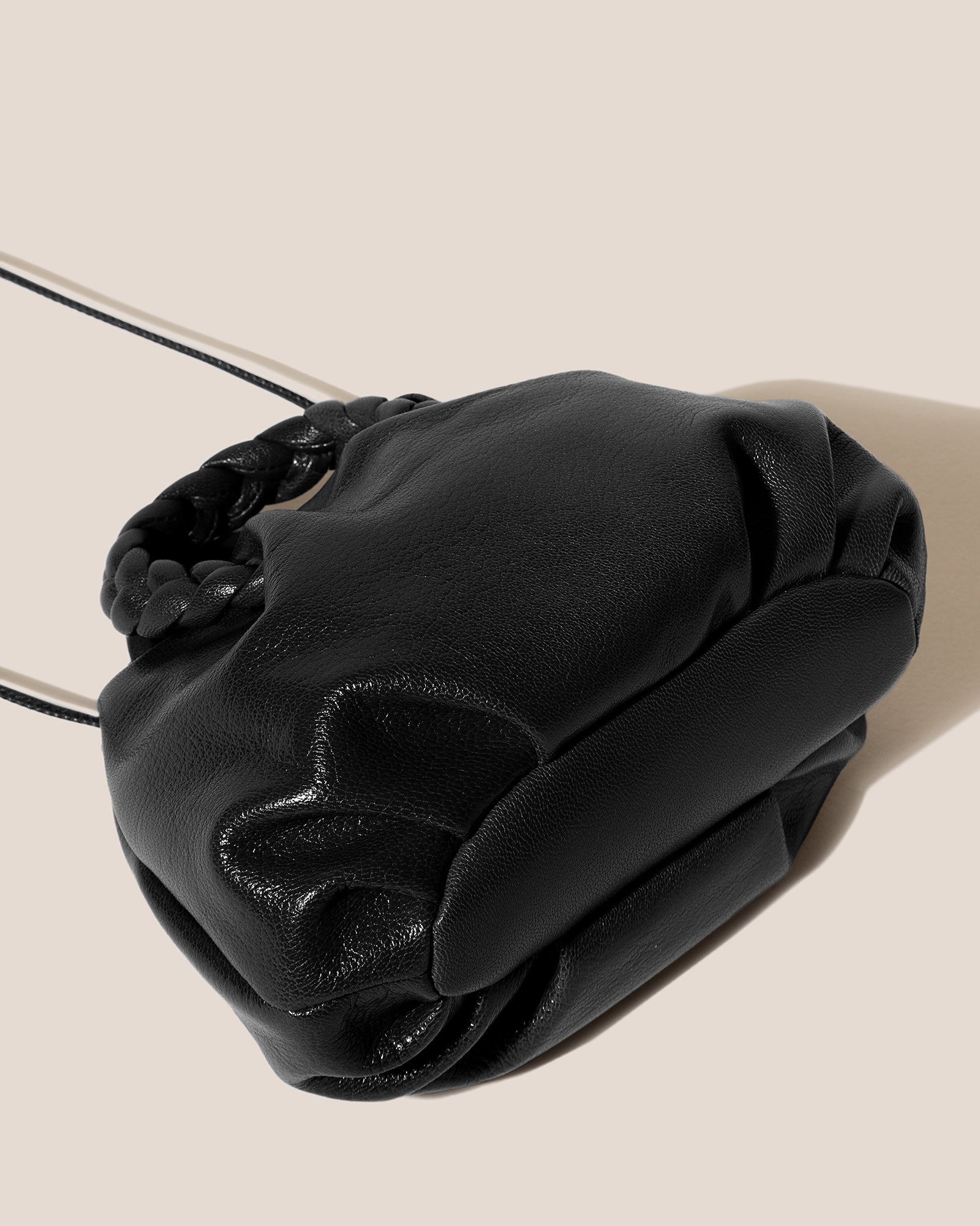 BOMBON SUPPLE SHINY - Plaited-handle Leather Handbag