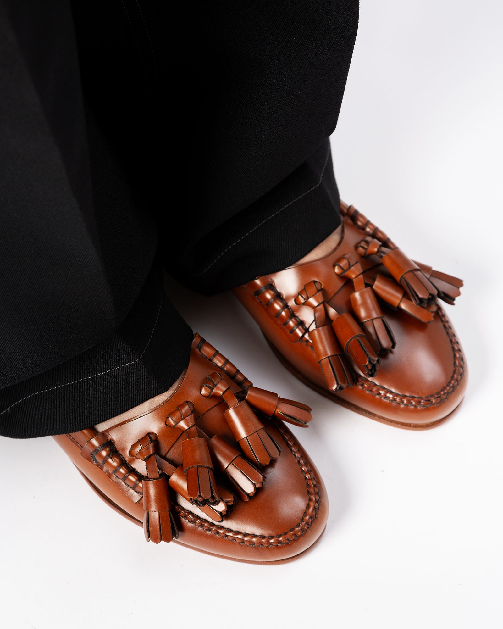 お値下げしました！【美品】HEREU BORLADA タッセルレザーミュール BORLADA - Tasseled Mule Loafer – Hereu Studio