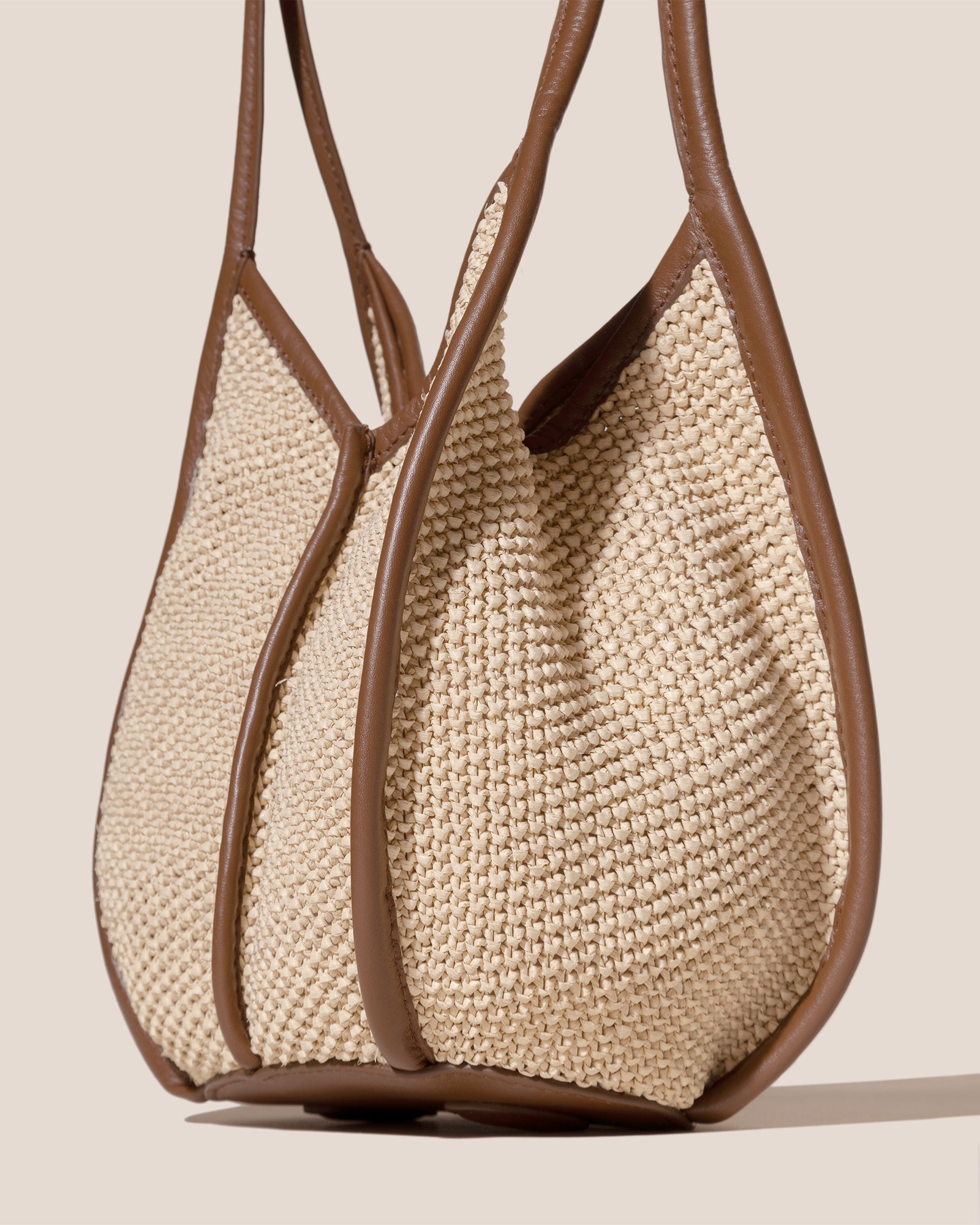 CALELLA BUCKET SOFT RAFFIA - Leather-trimmed Shoulder Bag – Hereu