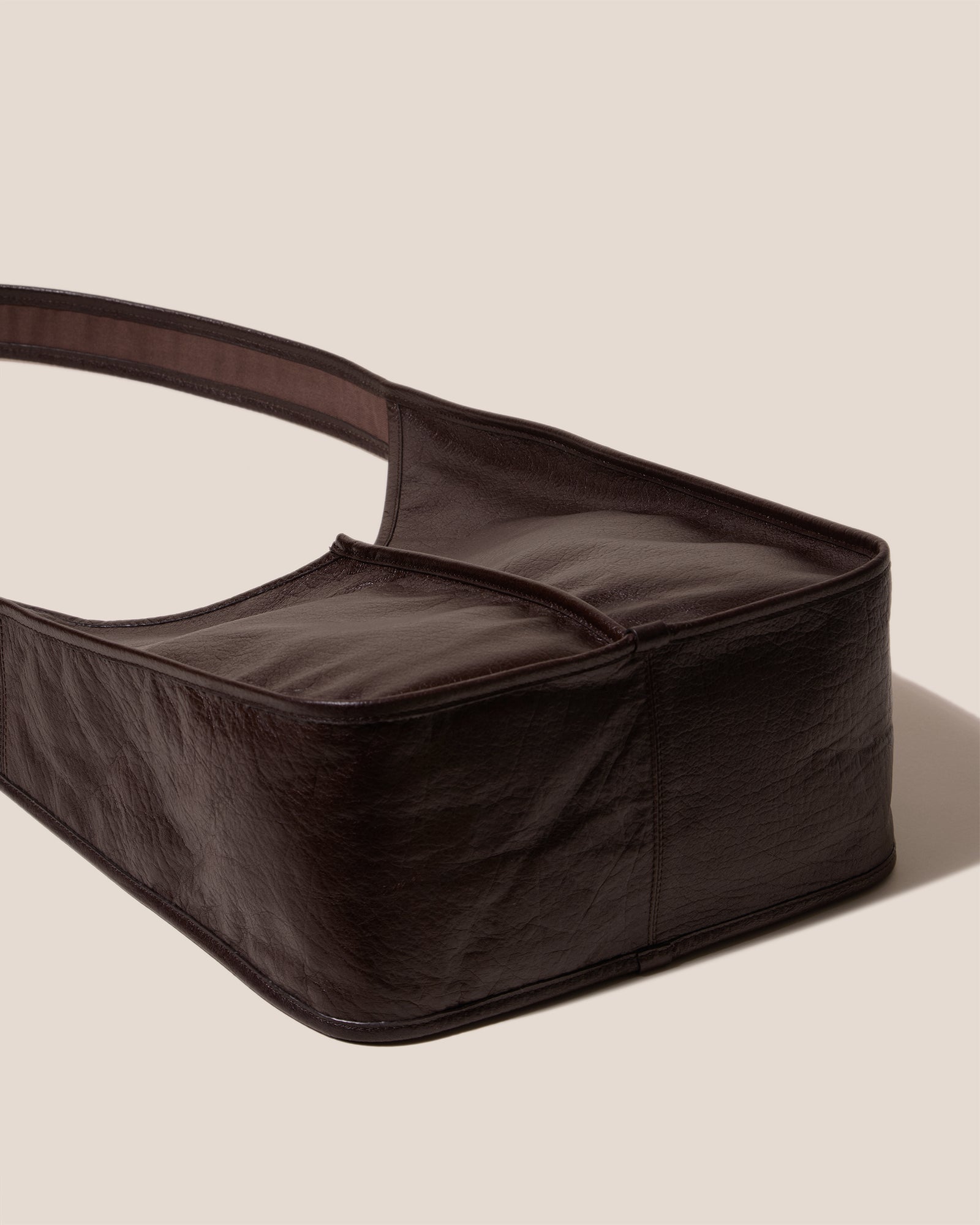 CALELLA CROSSBODY TUMBLED - Leather Crossbody Sac