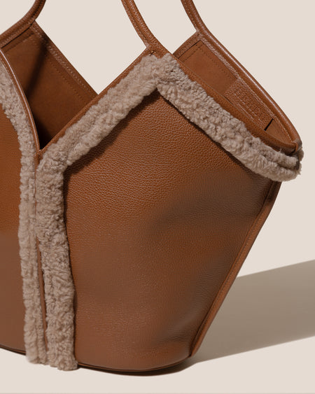 CALELLA CURLY SHEARLING TRIMS - Leather Tote Bag