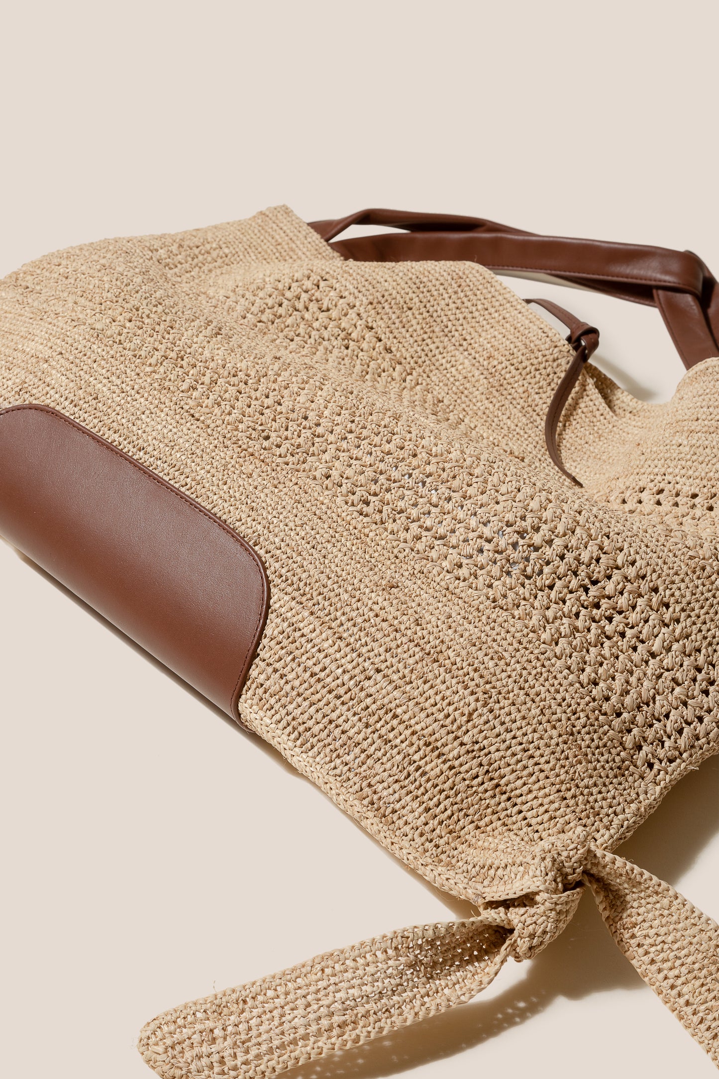 CADOR - Slouchy Raffia Macrame Shoulder Bag