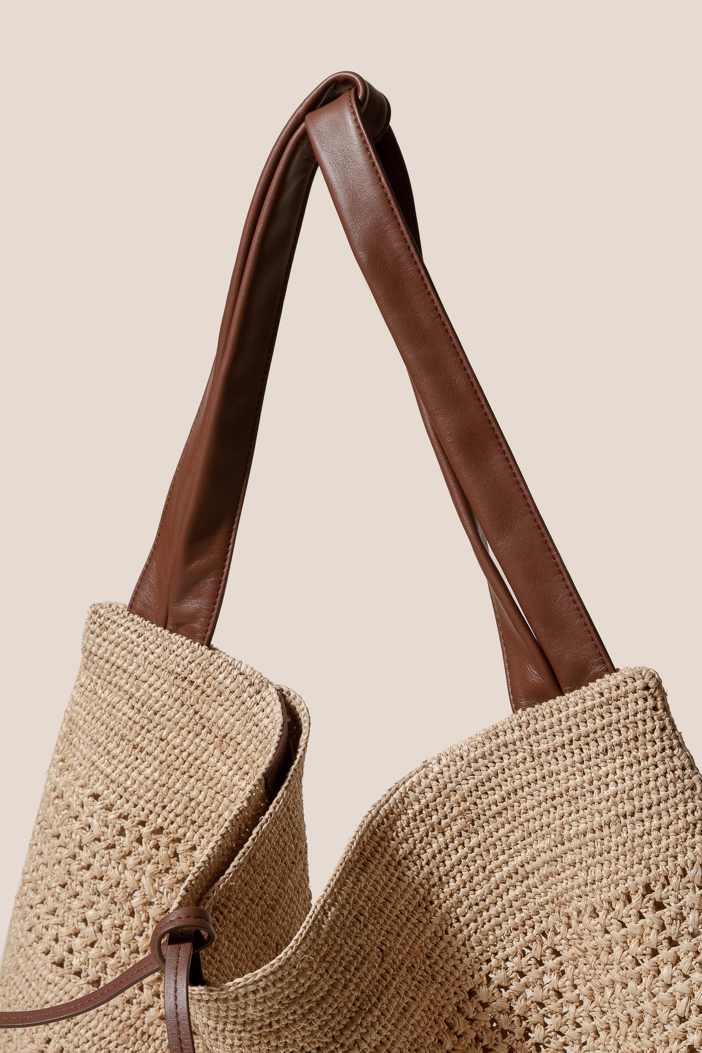 CADOR - Slouchy Raffia Macrame Shoulder Bag