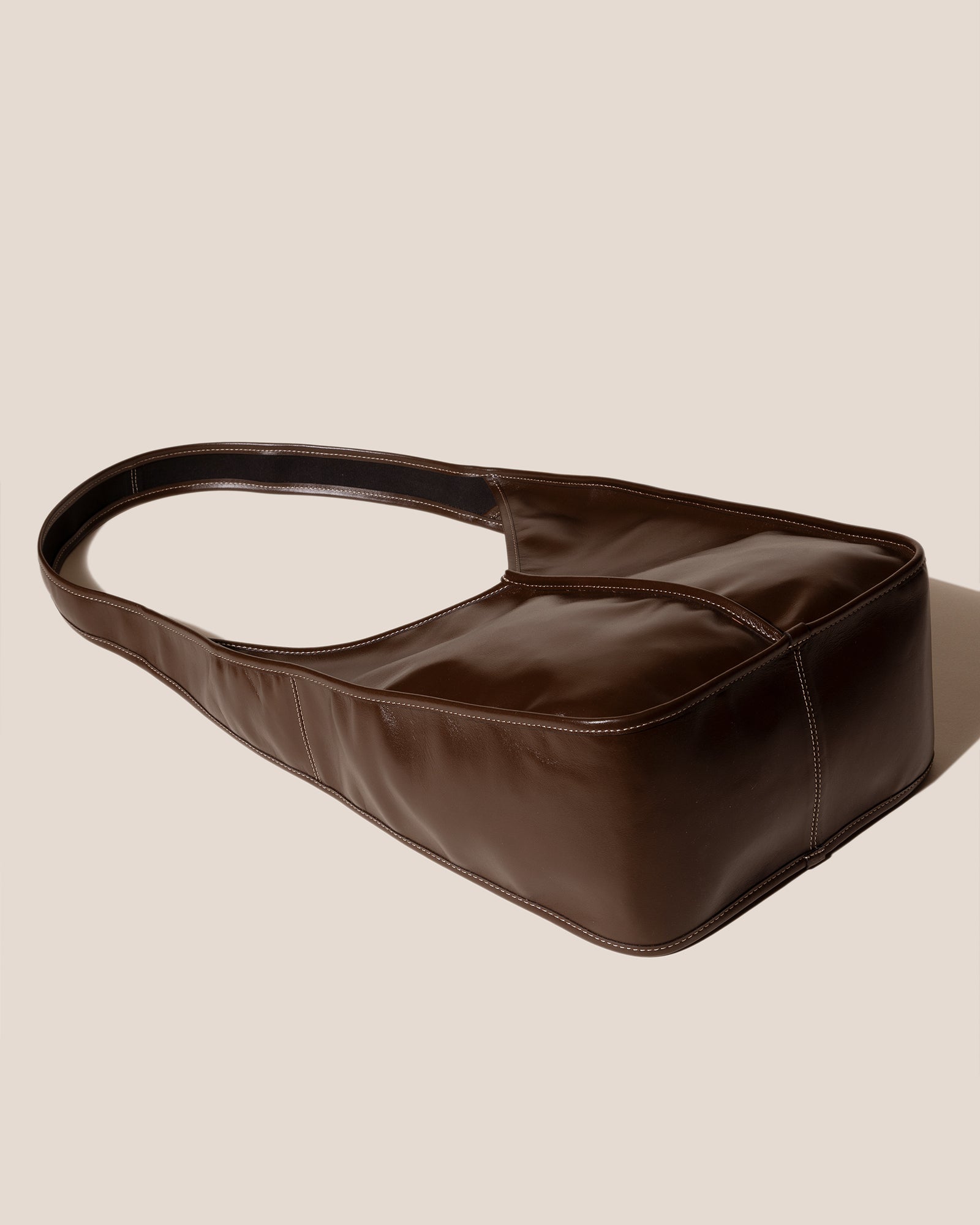 ショルダーバッグ L'Appartement HEREU Leather Mesh Bag TRENA - Flat Square Crossbody Bag – Hereu Studio