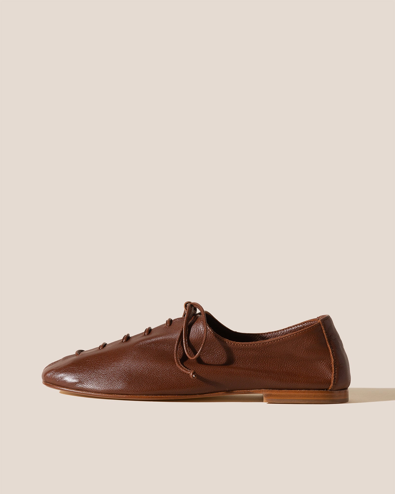 PLEGADA SHINY - Deconstructed Lace-up Shoe